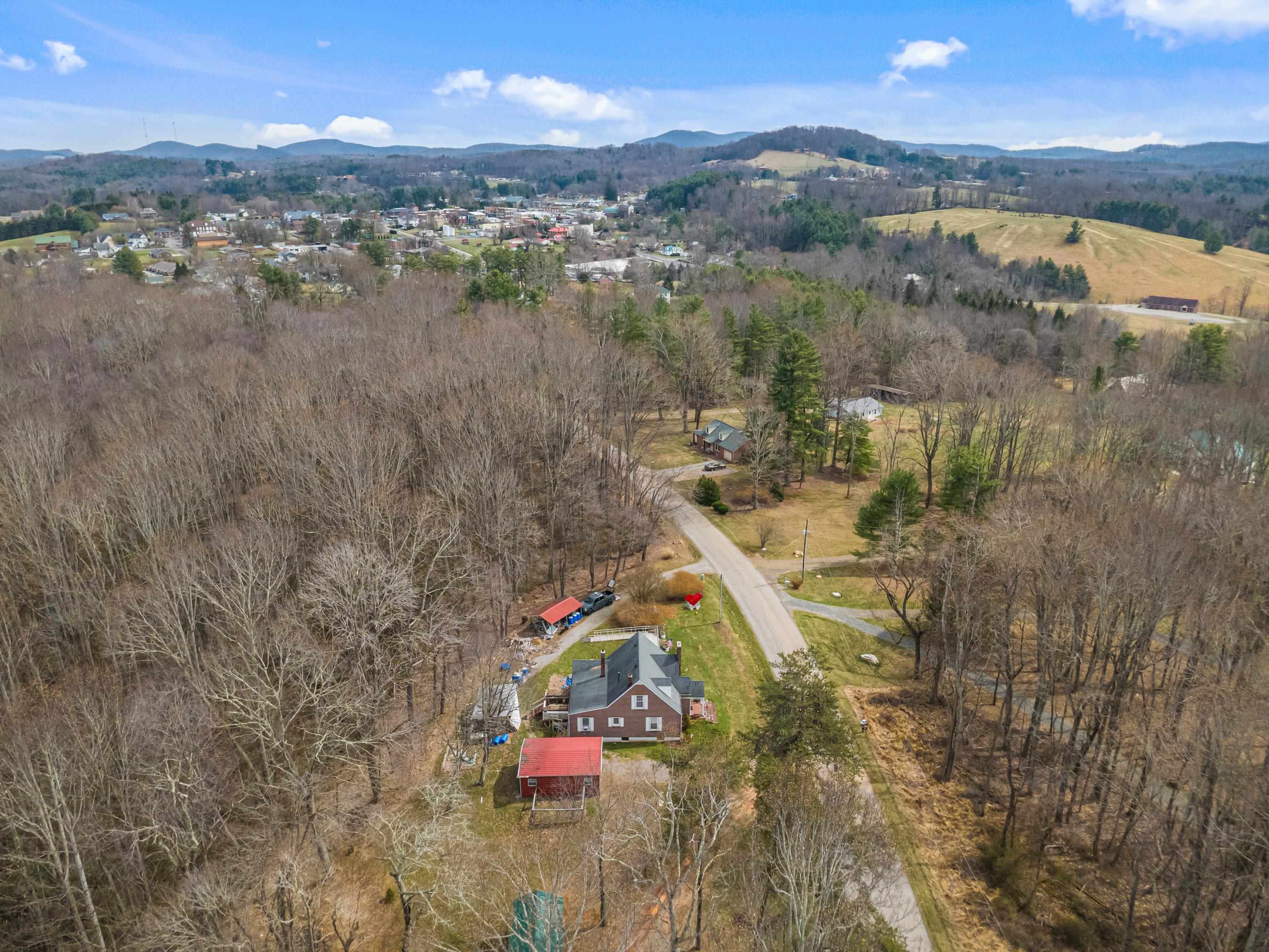 216 & 218 Penn Road Floyd VA 24091