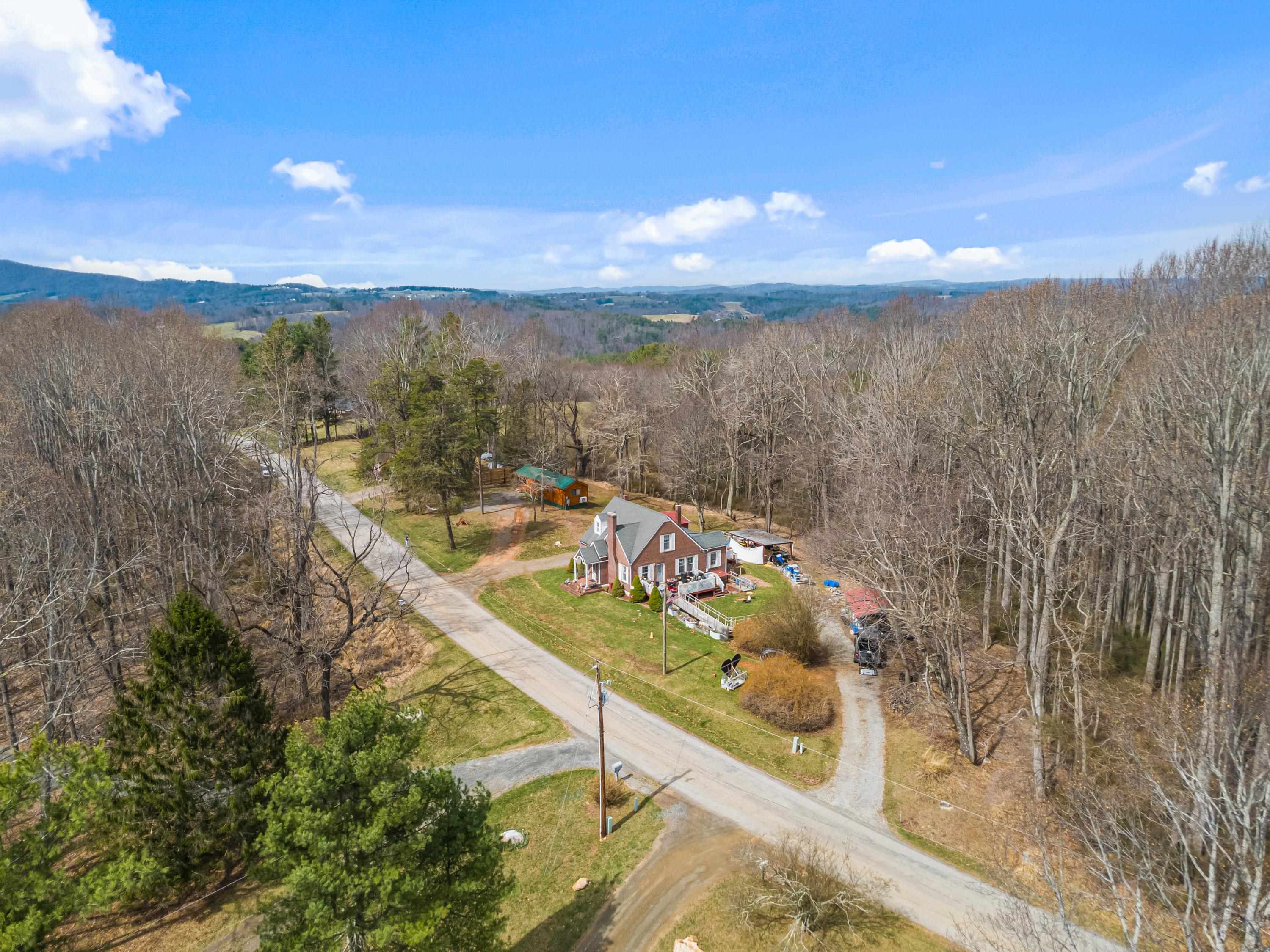 216 & 218 Penn Road Floyd VA 24091