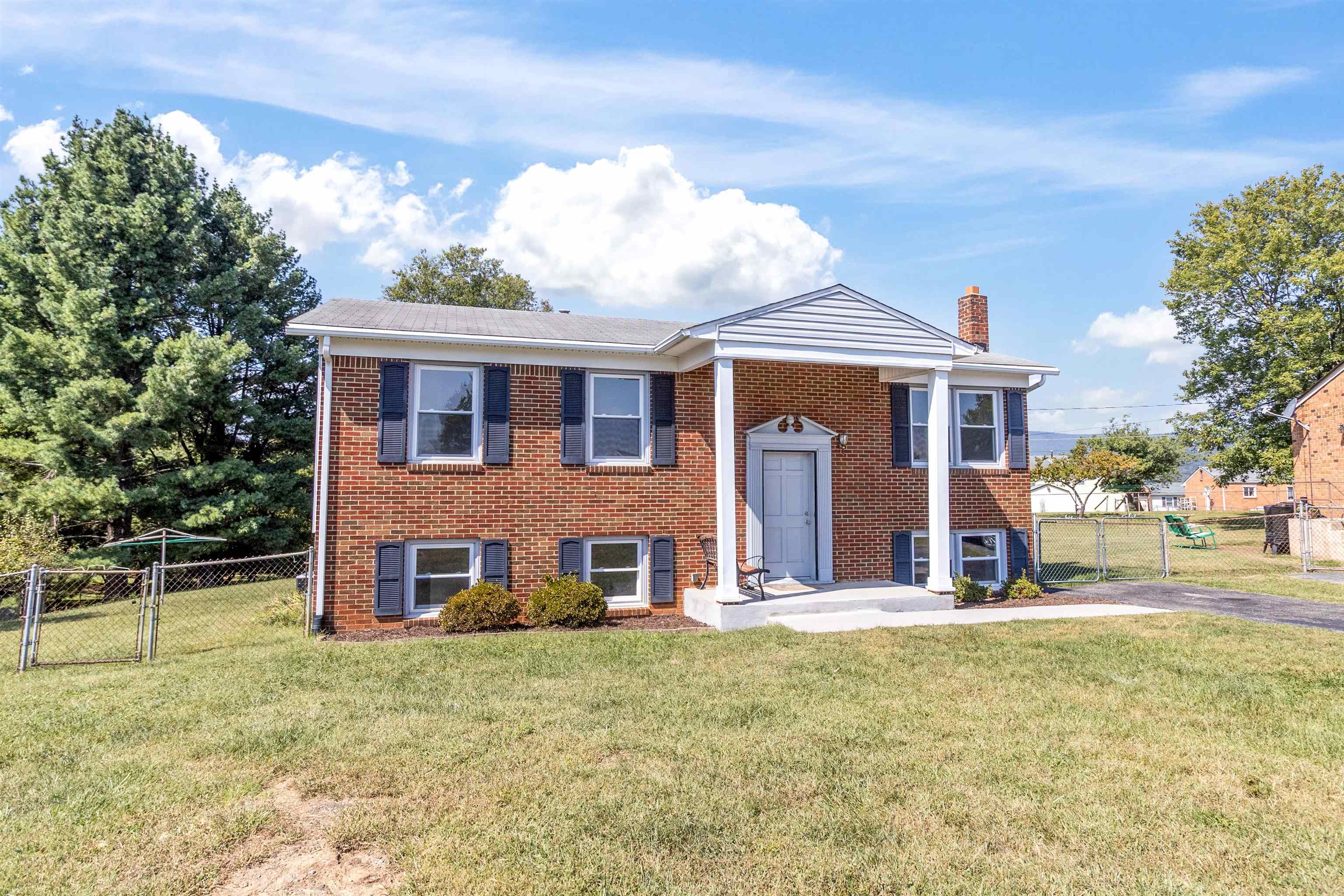 2231 Irish Circle Salem VA 24153