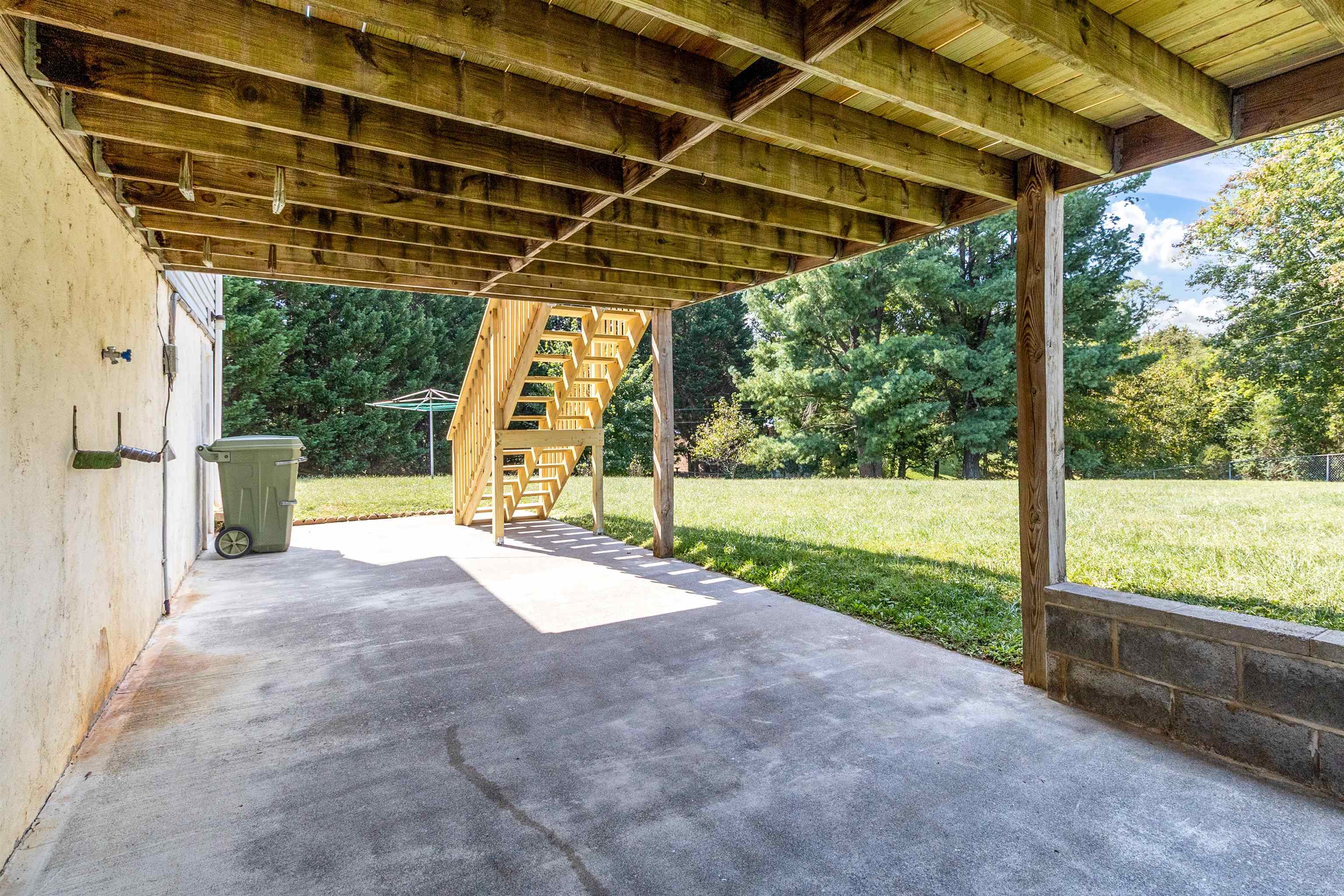 2231 Irish Circle Salem VA 24153