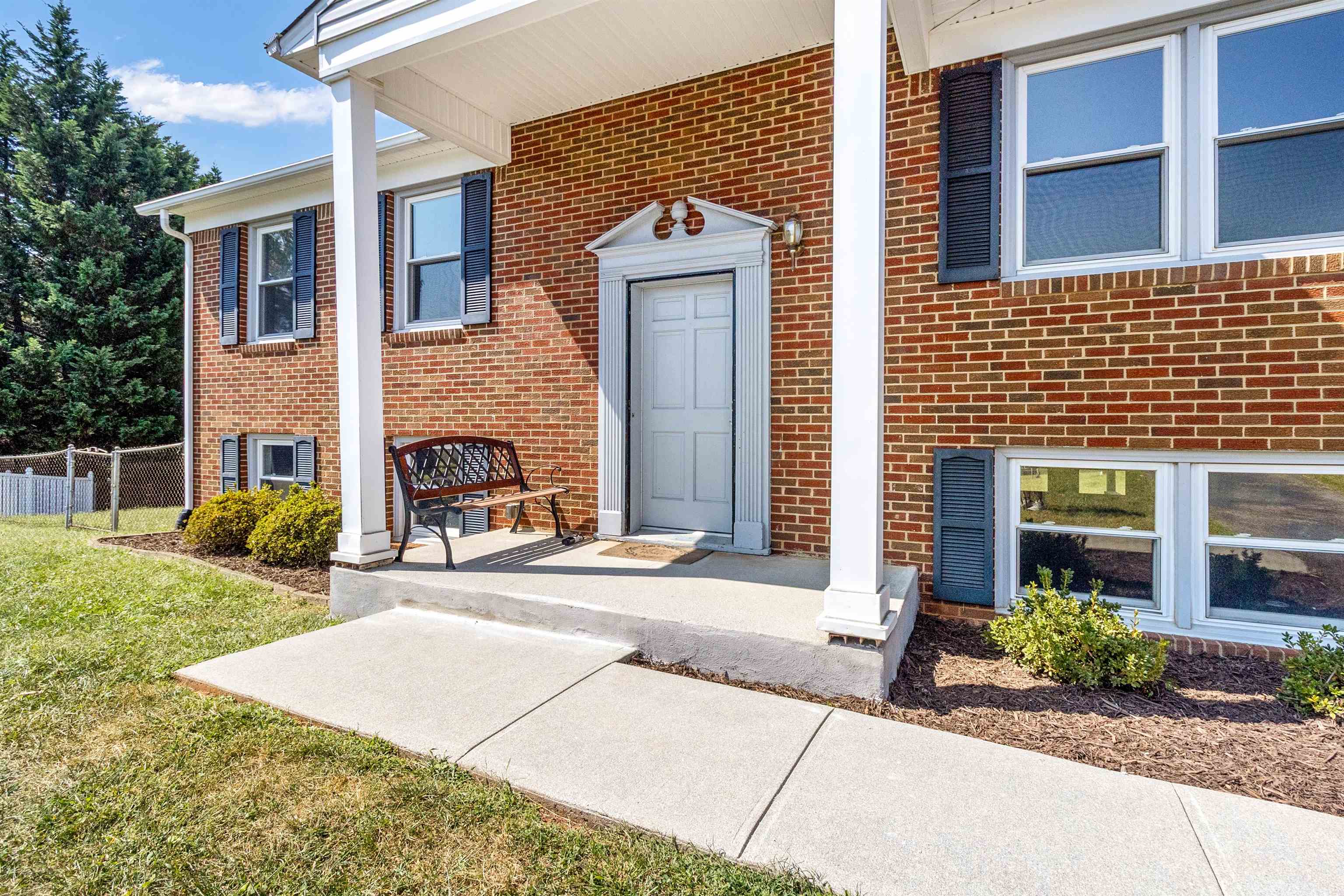 2231 Irish Circle Salem VA 24153