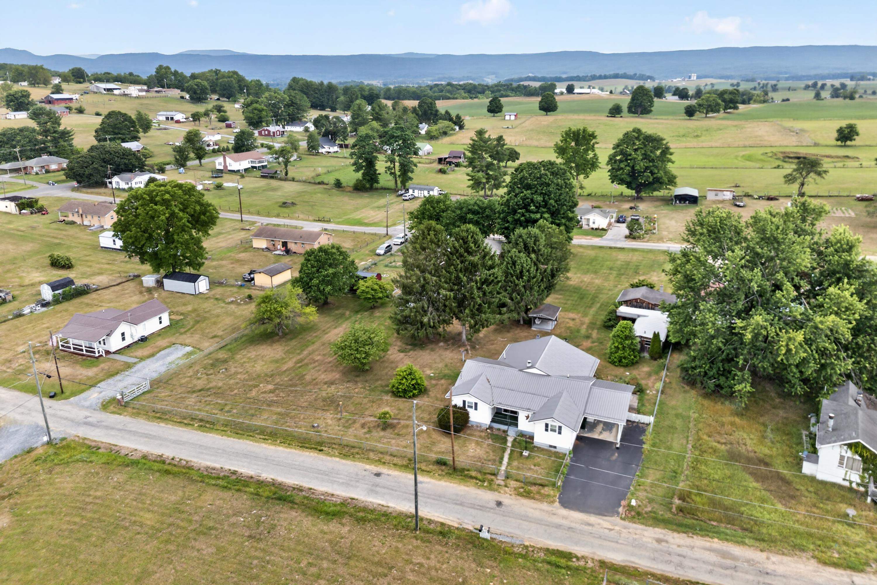 3458 Hilton Village Loop Pulaski VA 24301