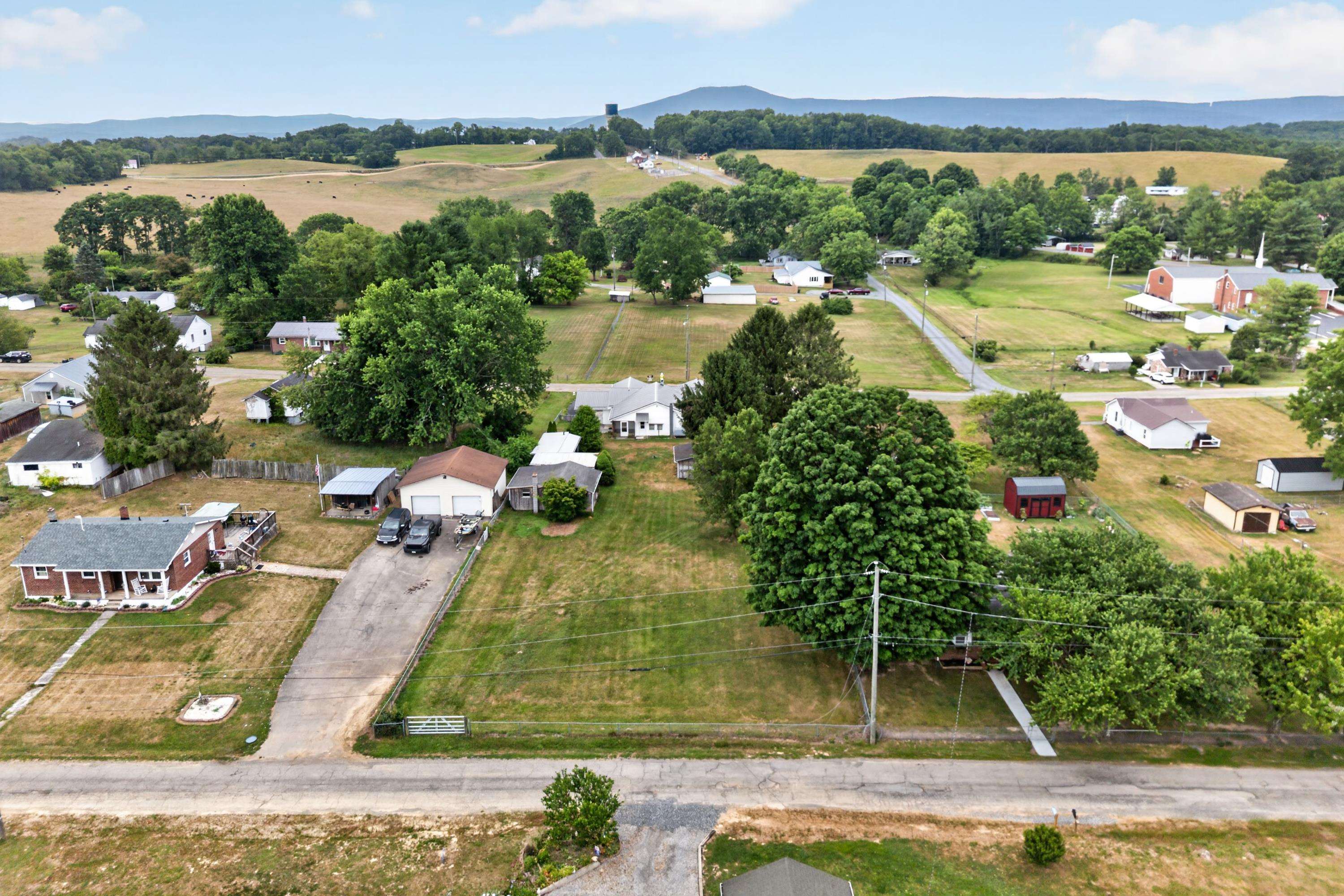 3458 Hilton Village Loop Pulaski VA 24301