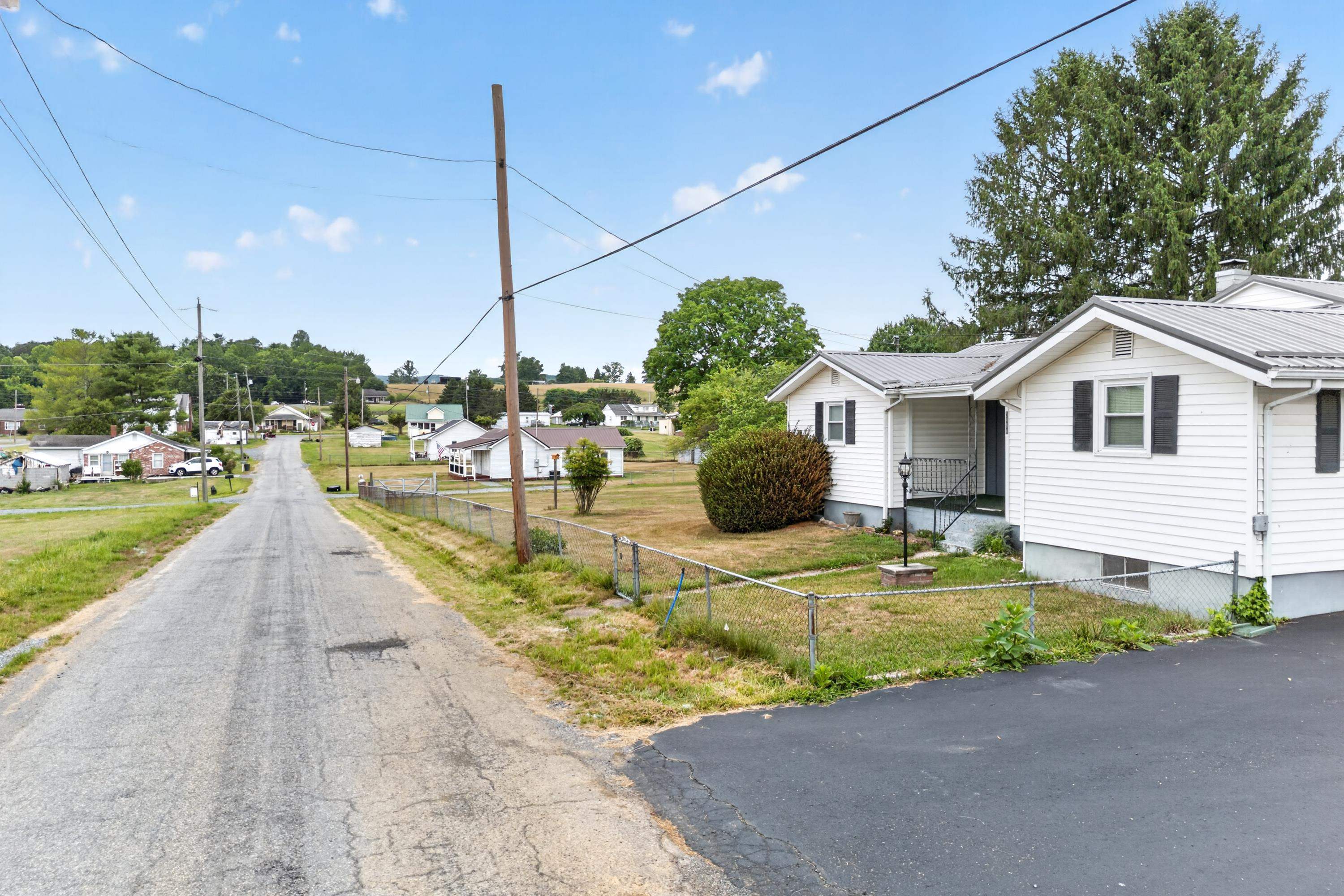 3458 Hilton Village Loop Pulaski VA 24301