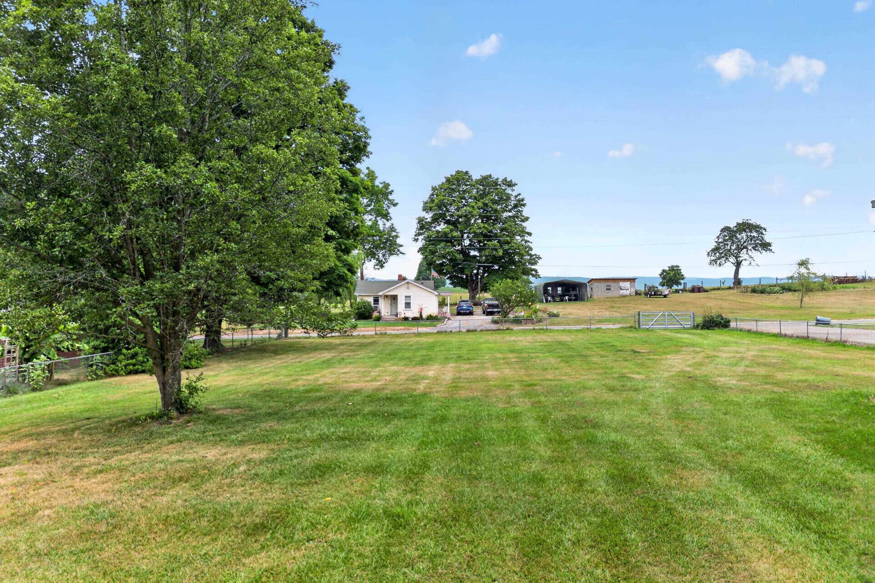 3458 Hilton Village Loop Pulaski VA 24301