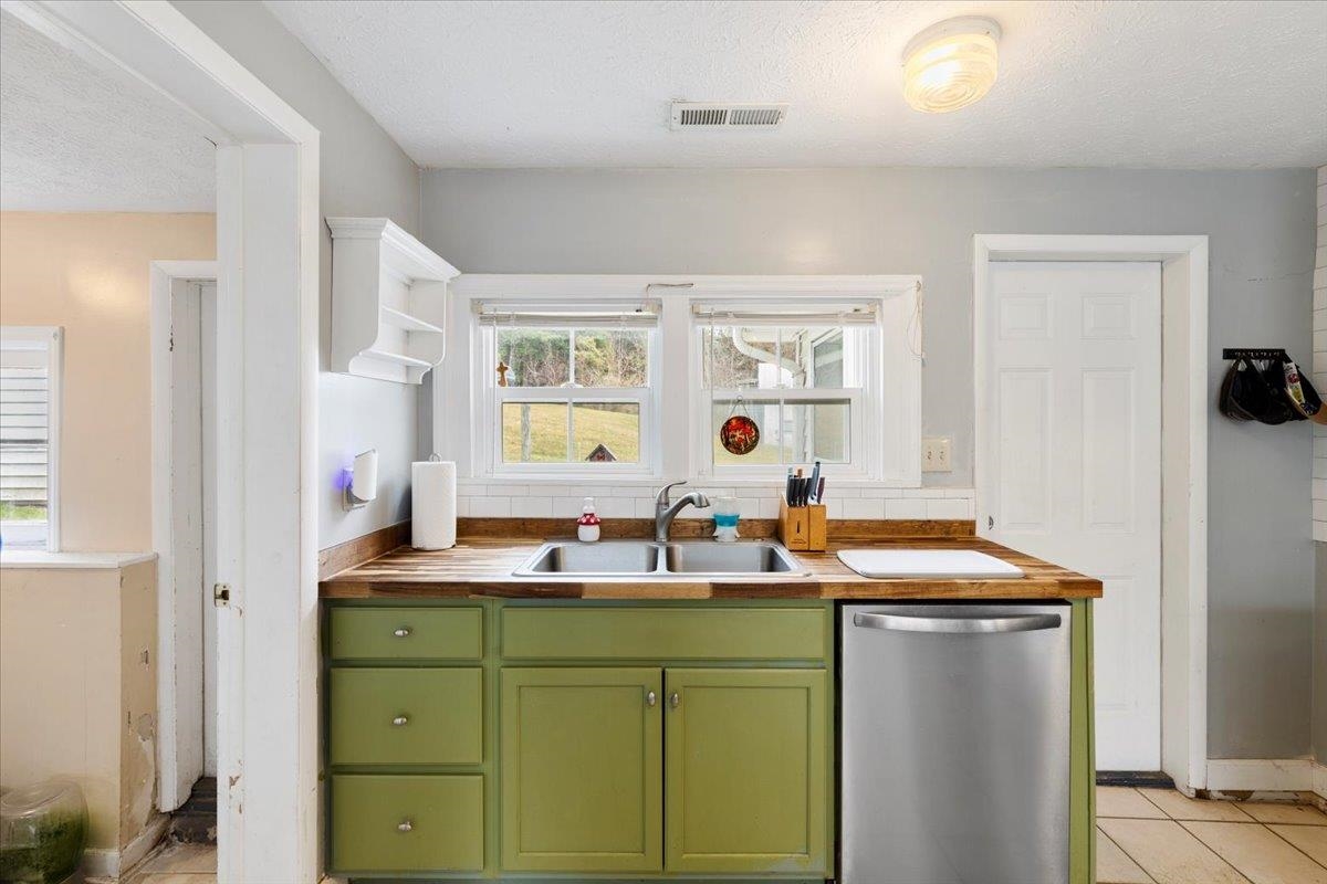 3517 Daniels Run Road NE Pilot VA 24138