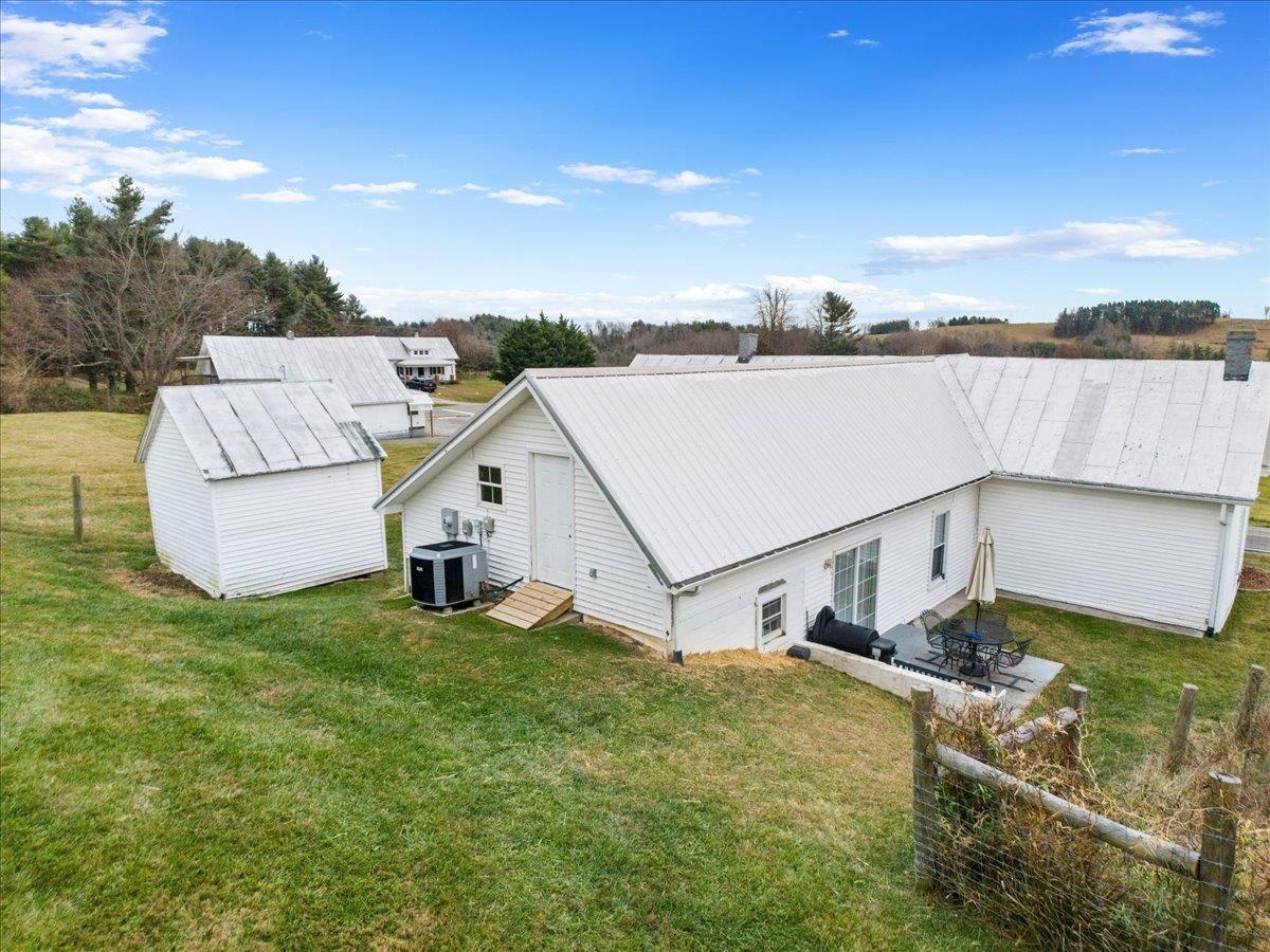 3517 Daniels Run Road NE Pilot VA 24138