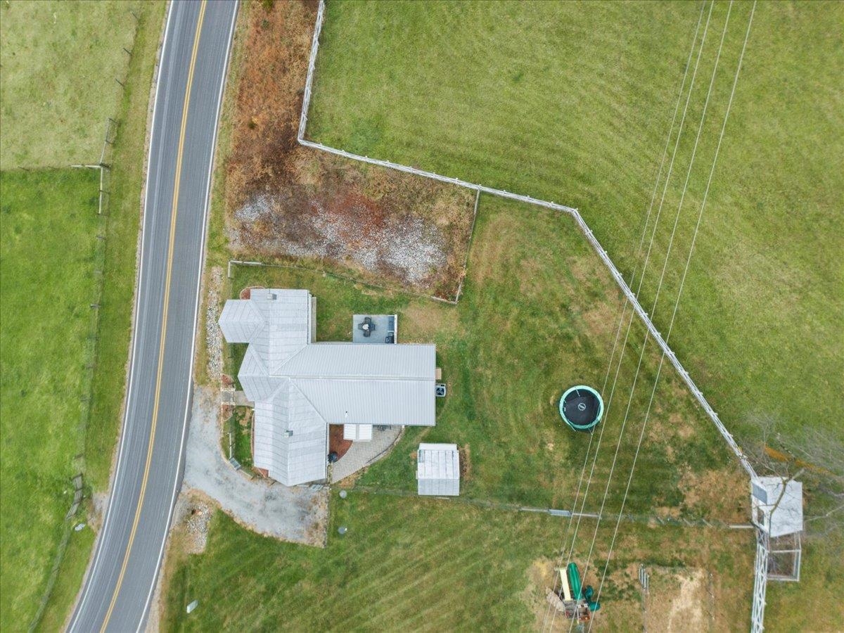 3517 Daniels Run Road NE Pilot VA 24138