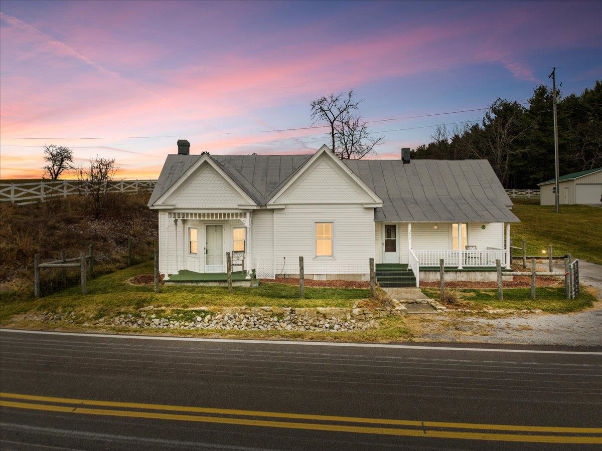 3517 Daniels Run Road NE Pilot VA 24138