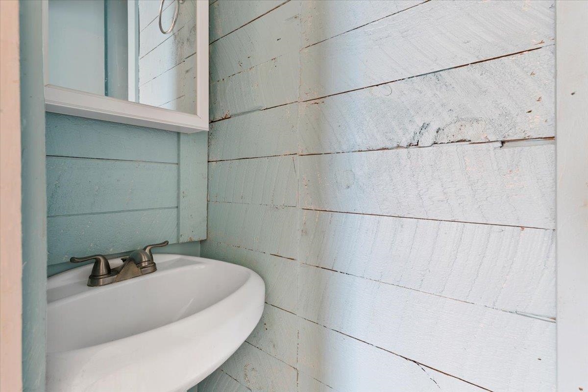 3517 Daniels Run Road NE Pilot VA 24138