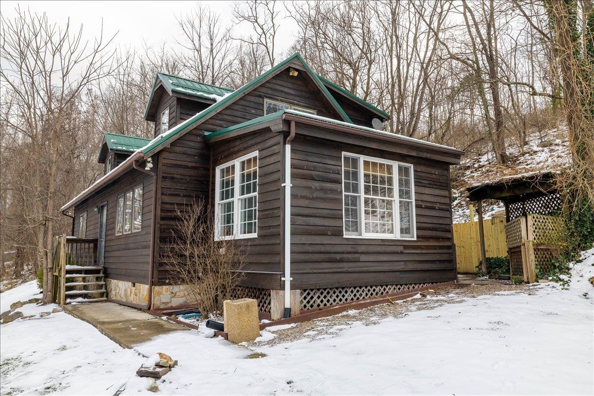 182 Rose Road Newport VA 24128