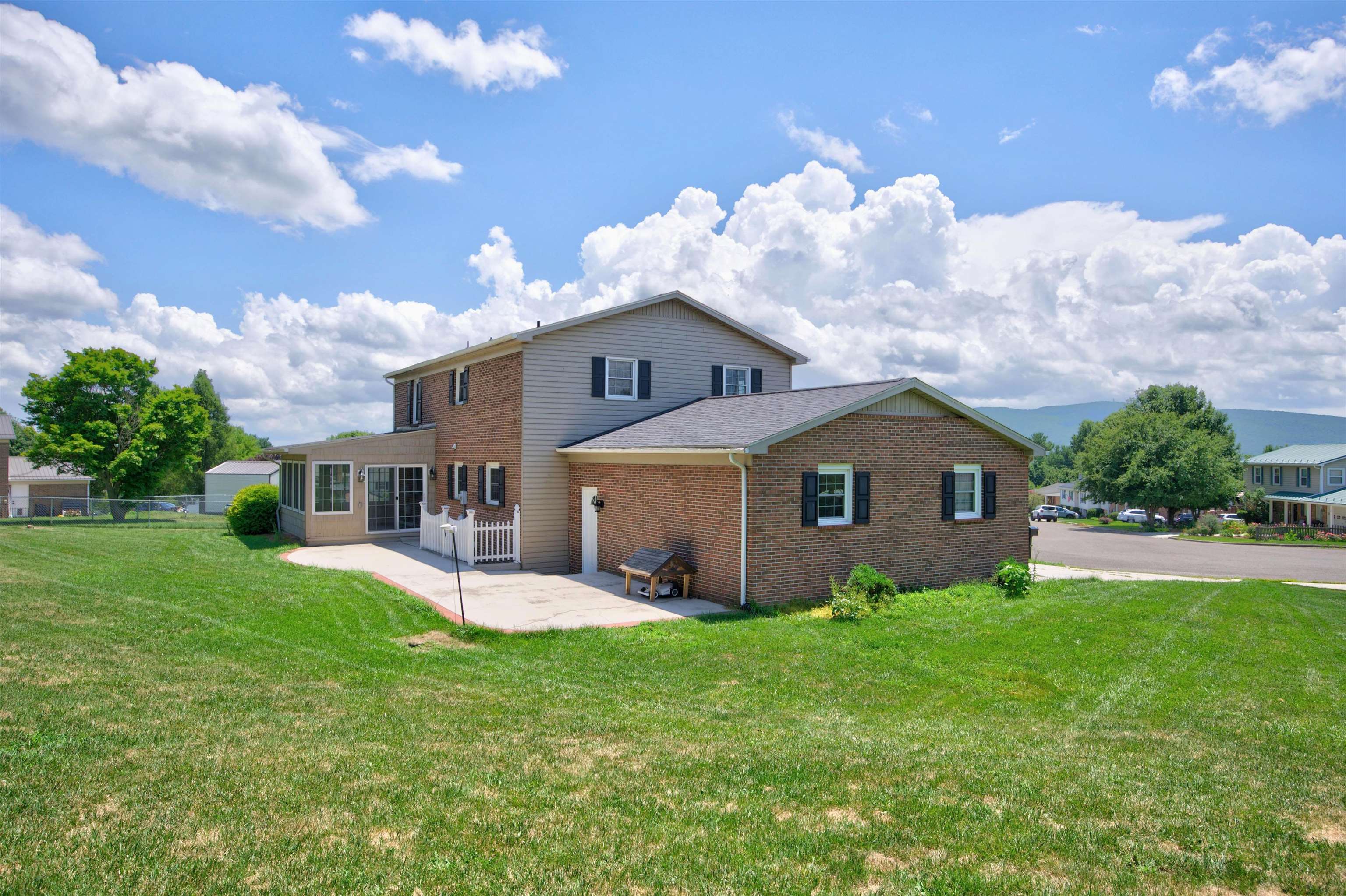 1270 Crestview Drive Wytheville VA 24382