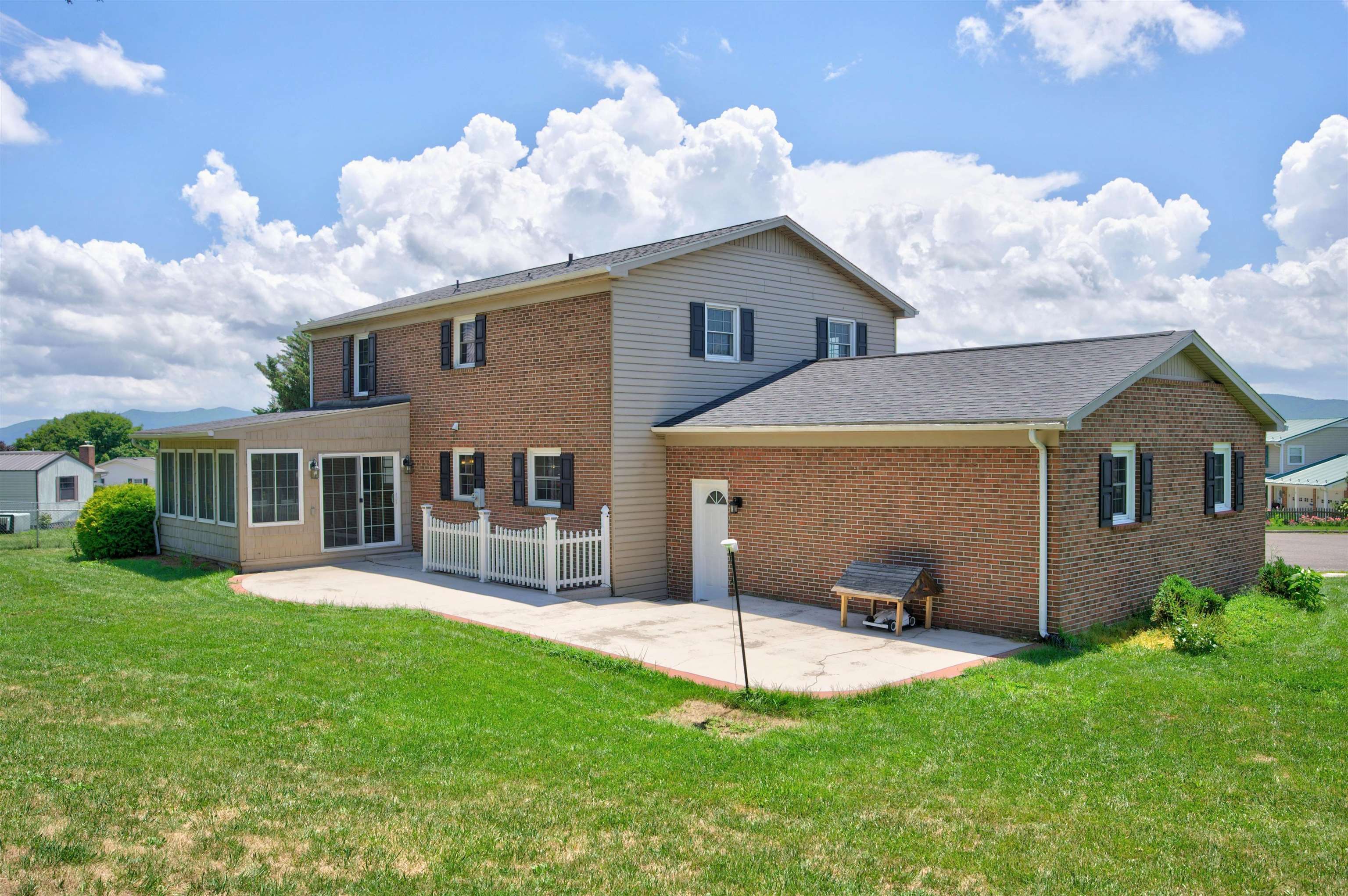 1270 Crestview Drive Wytheville VA 24382