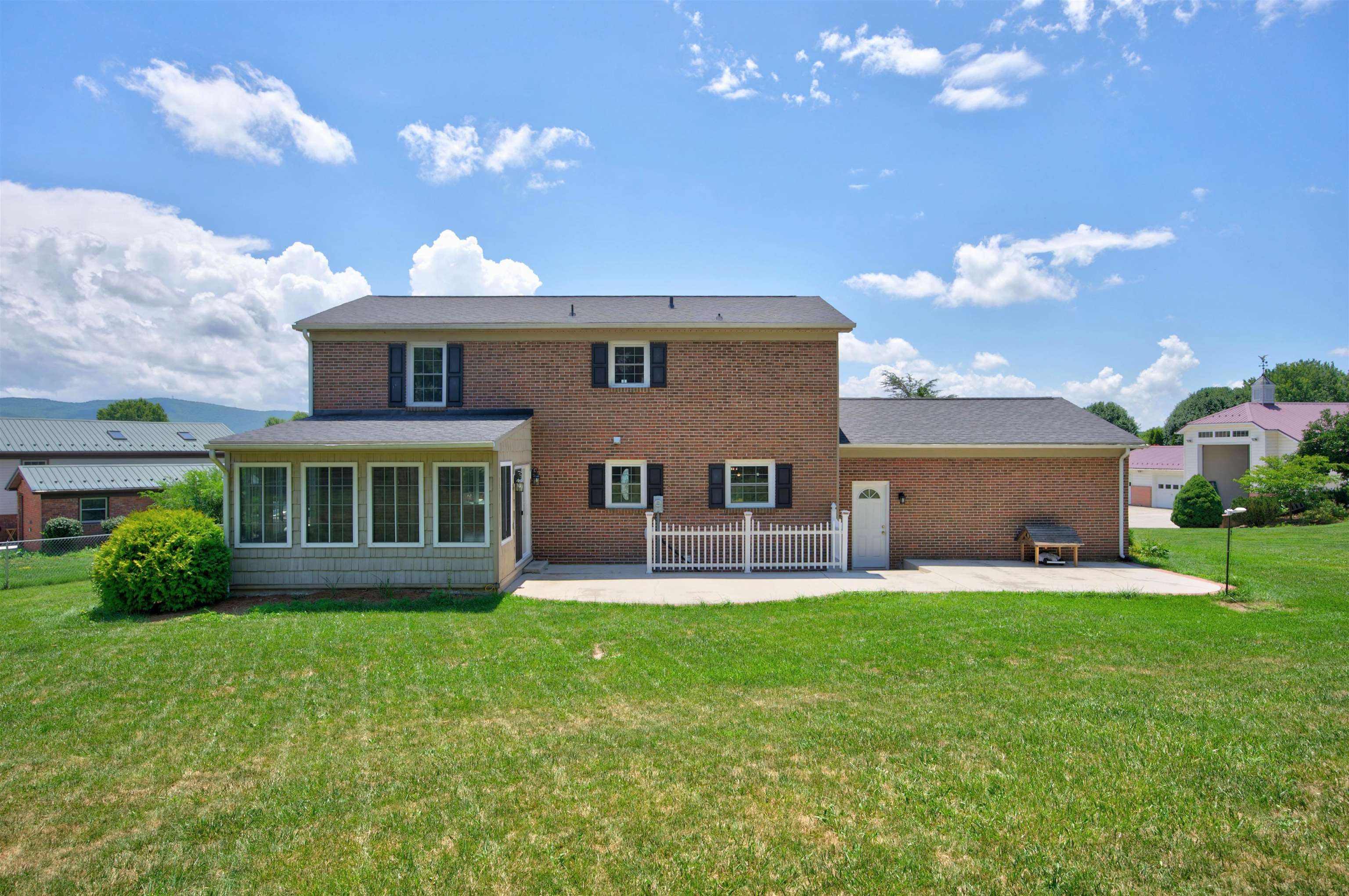 1270 Crestview Drive Wytheville VA 24382