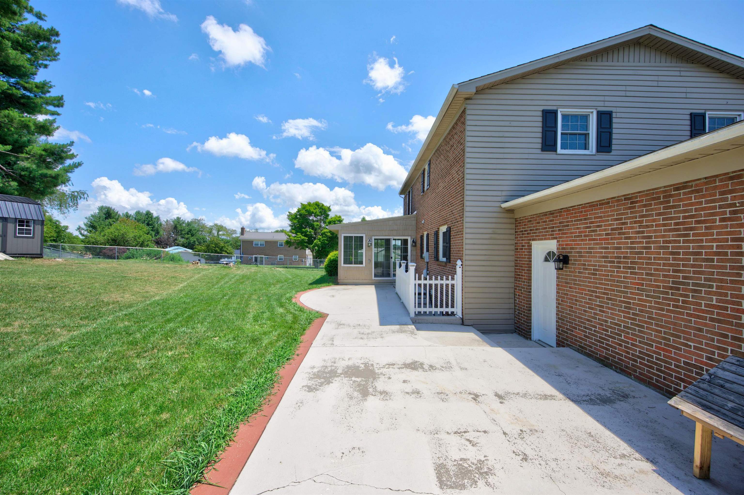 1270 Crestview Drive Wytheville VA 24382