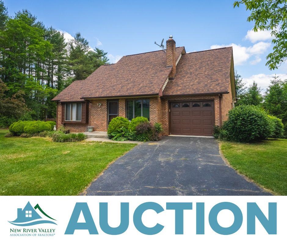 1978 Laurel Creek Road Pilot VA 24138