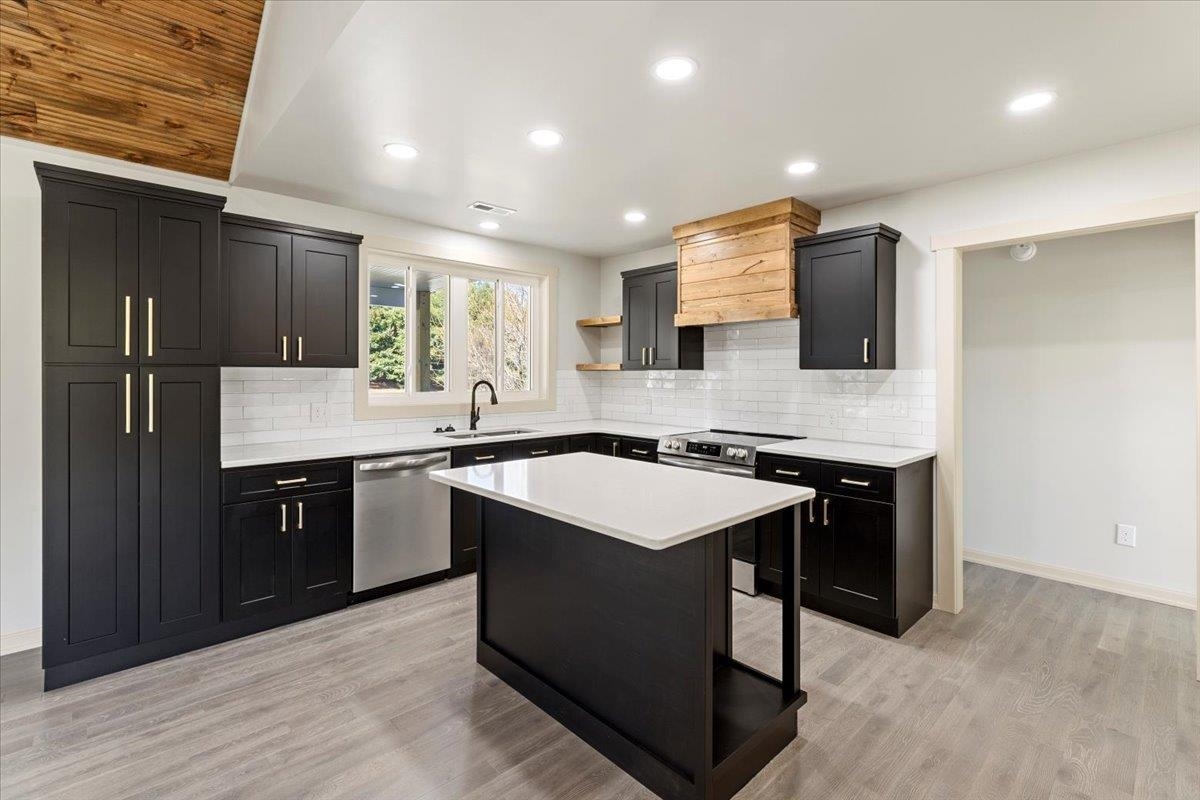 2011 Bob White Boulevard Pulaski VA 24301