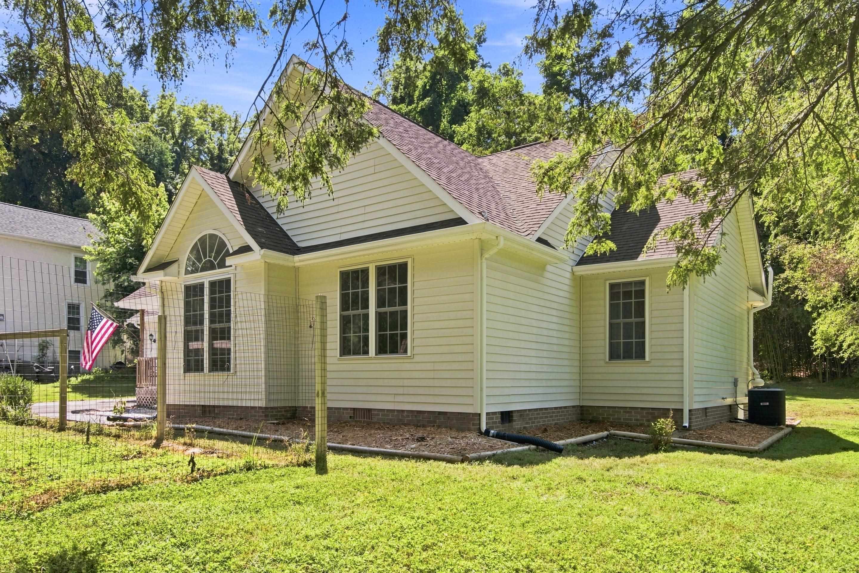 207 Staples Street Radford VA 24141