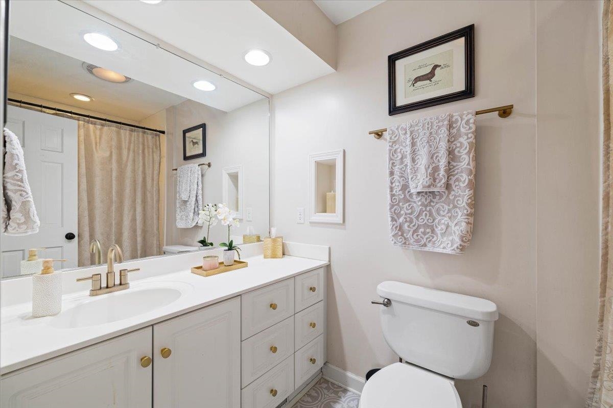 204 Pine Drive Blacksburg VA 24060