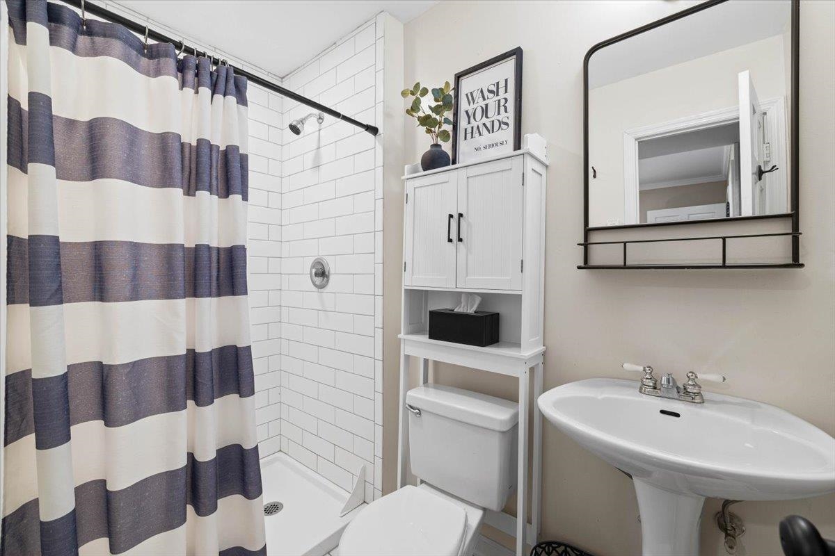 204 Pine Drive Blacksburg VA 24060