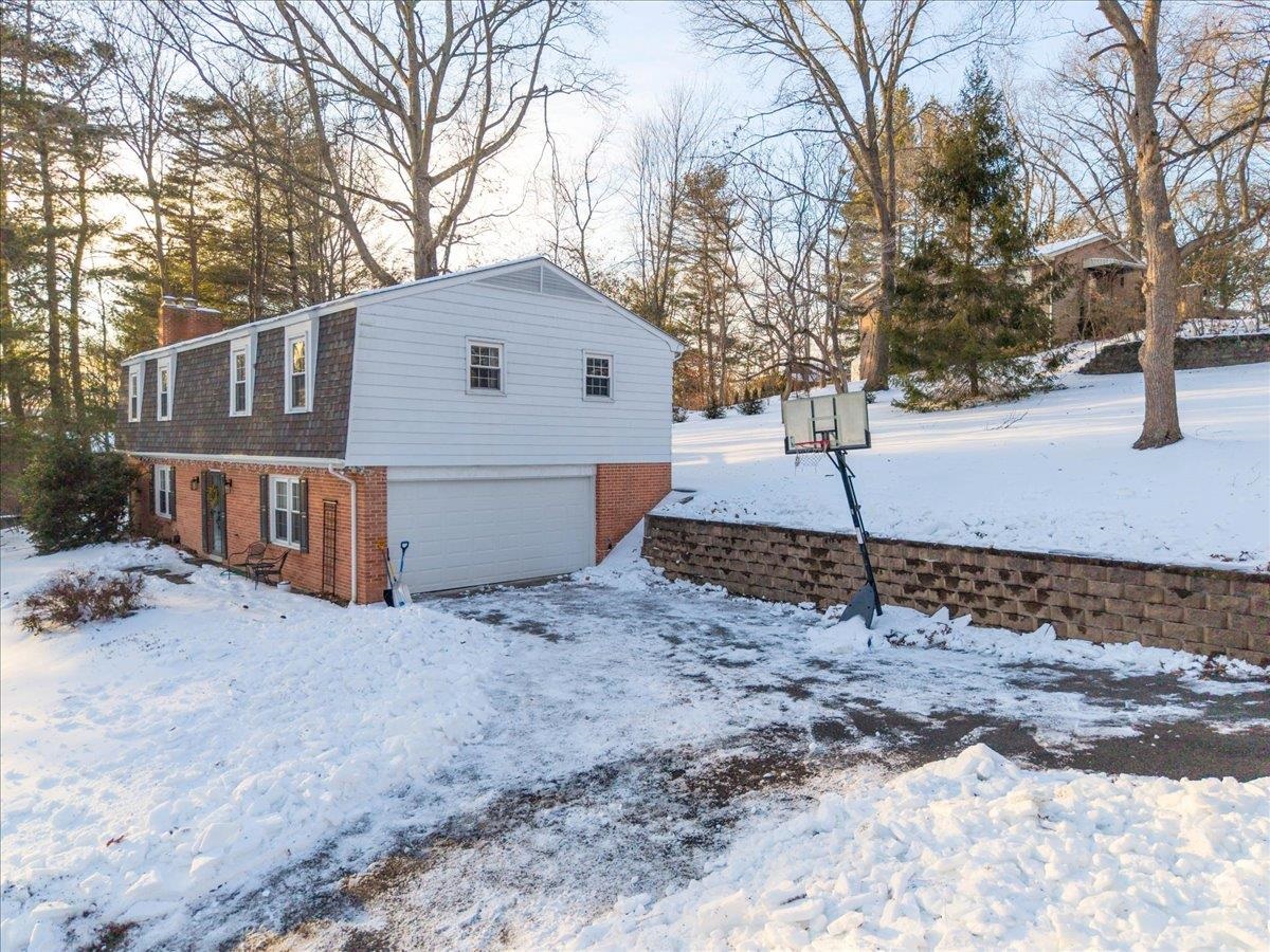 204 Pine Drive Blacksburg VA 24060