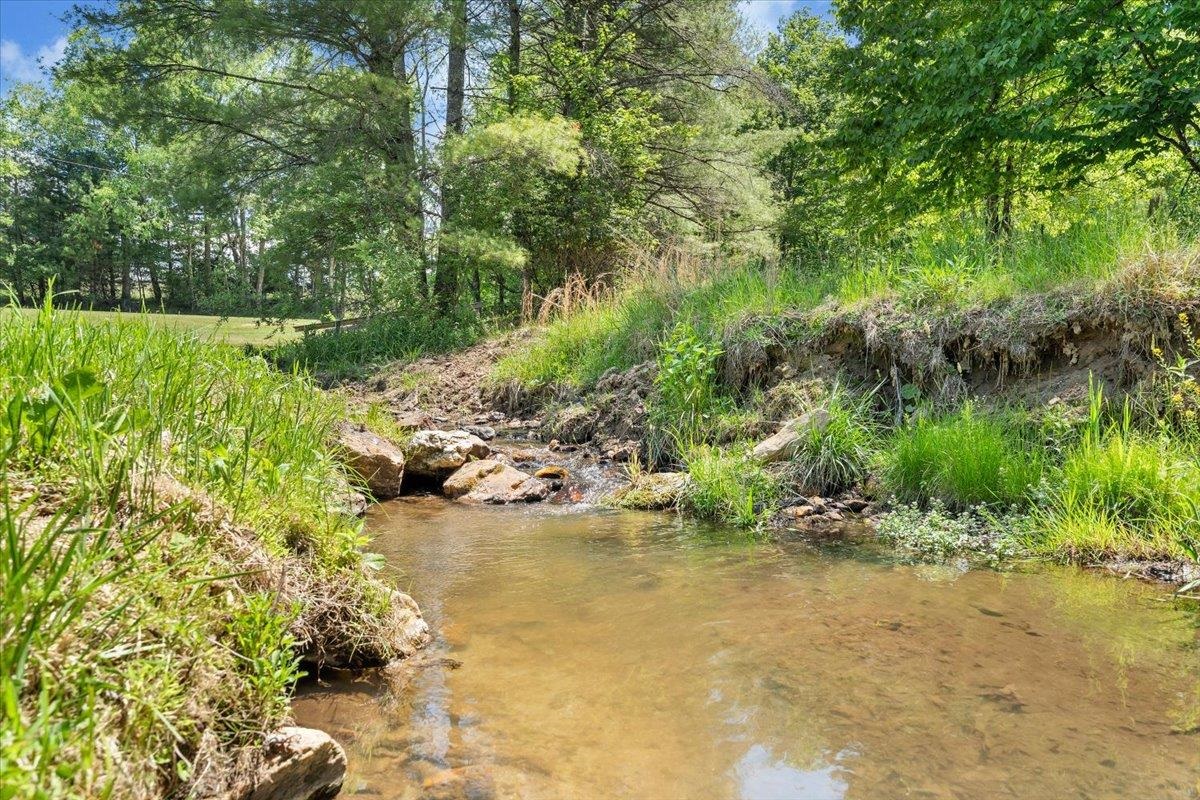 674 Old Furnace Road SW Floyd VA 24091