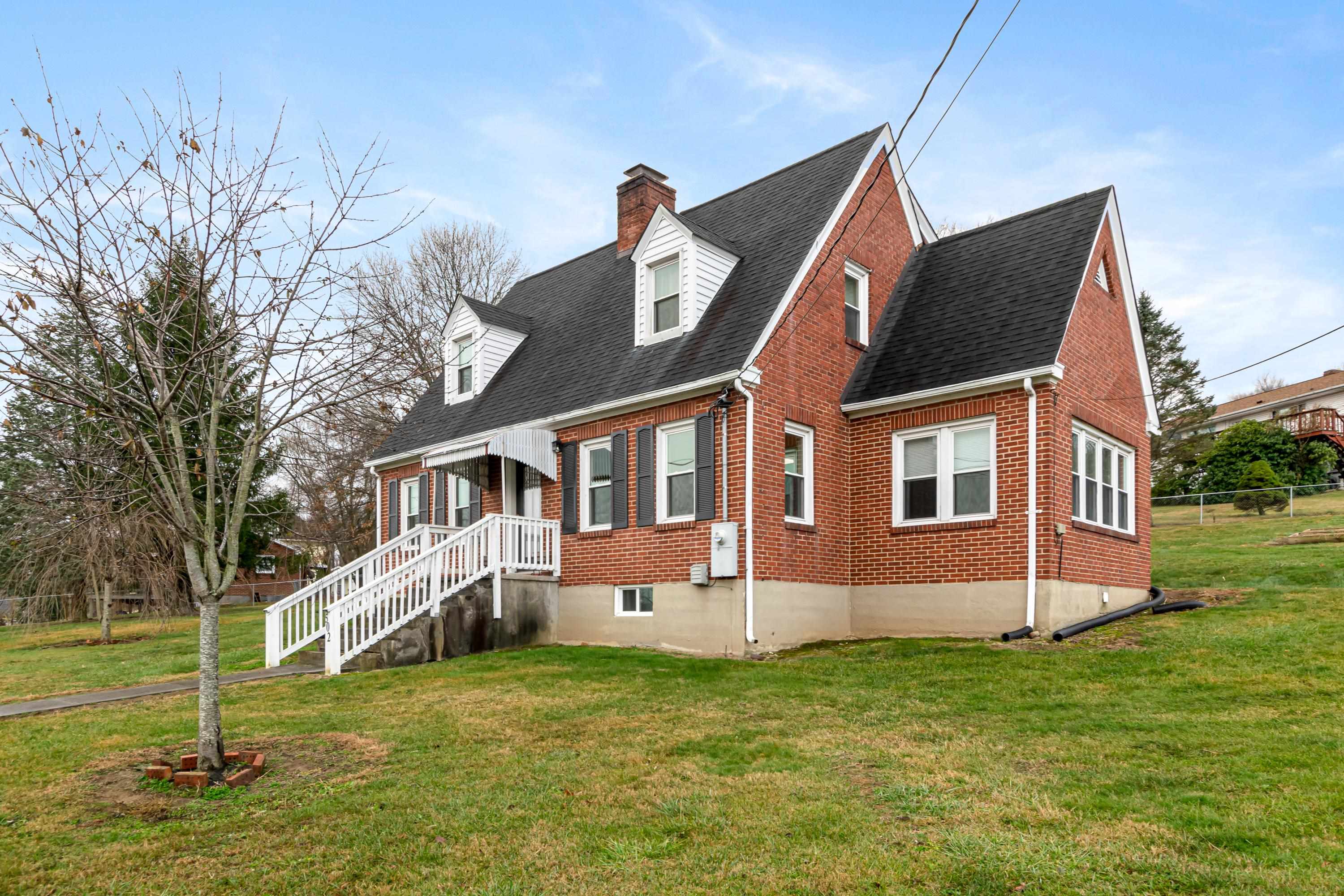 502 S Main Street Pearisburg VA 24134