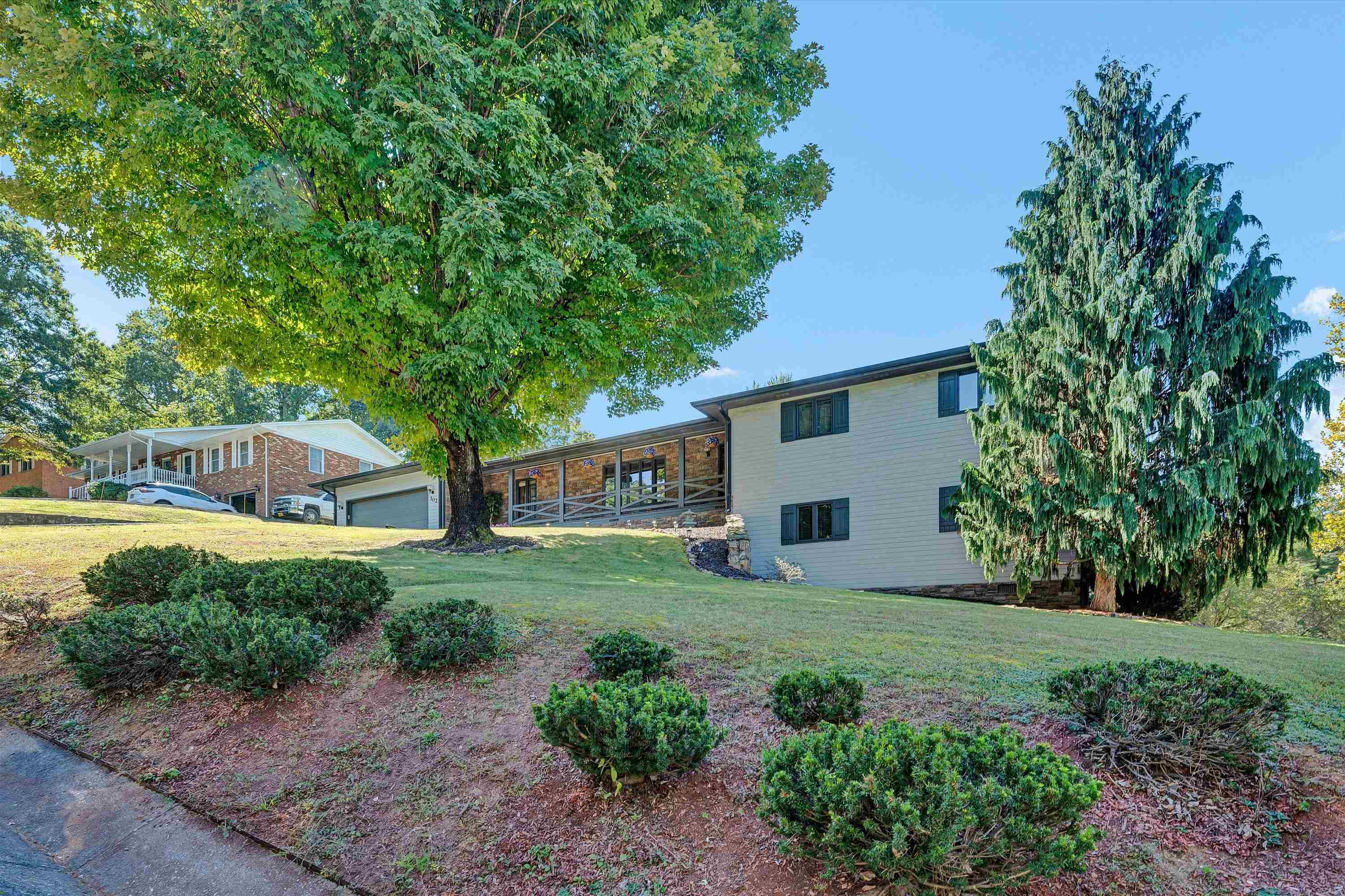 302 Chestnut Street Pearisburg VA 24134