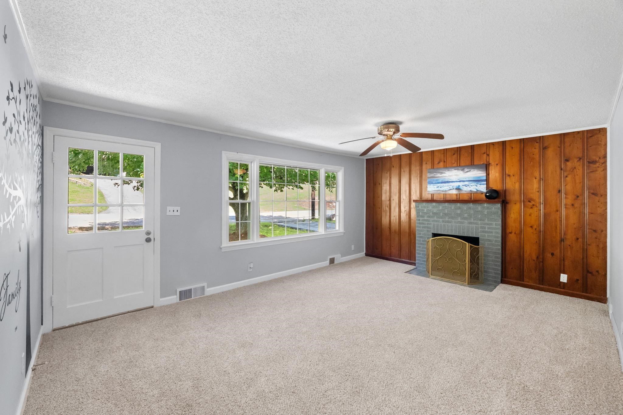 331 Hulldale Avenue Marion VA 24354