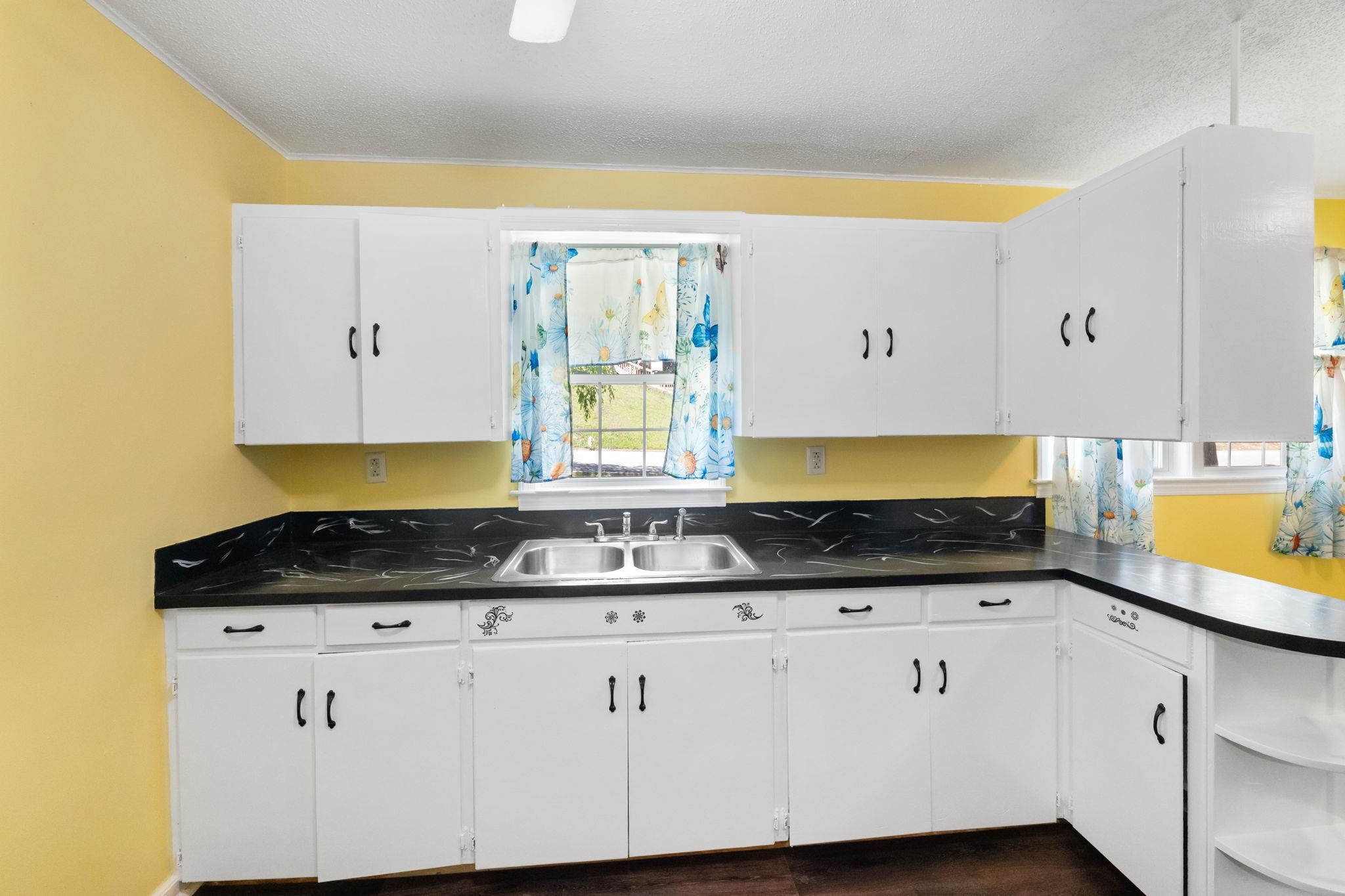 331 Hulldale Avenue Marion VA 24354