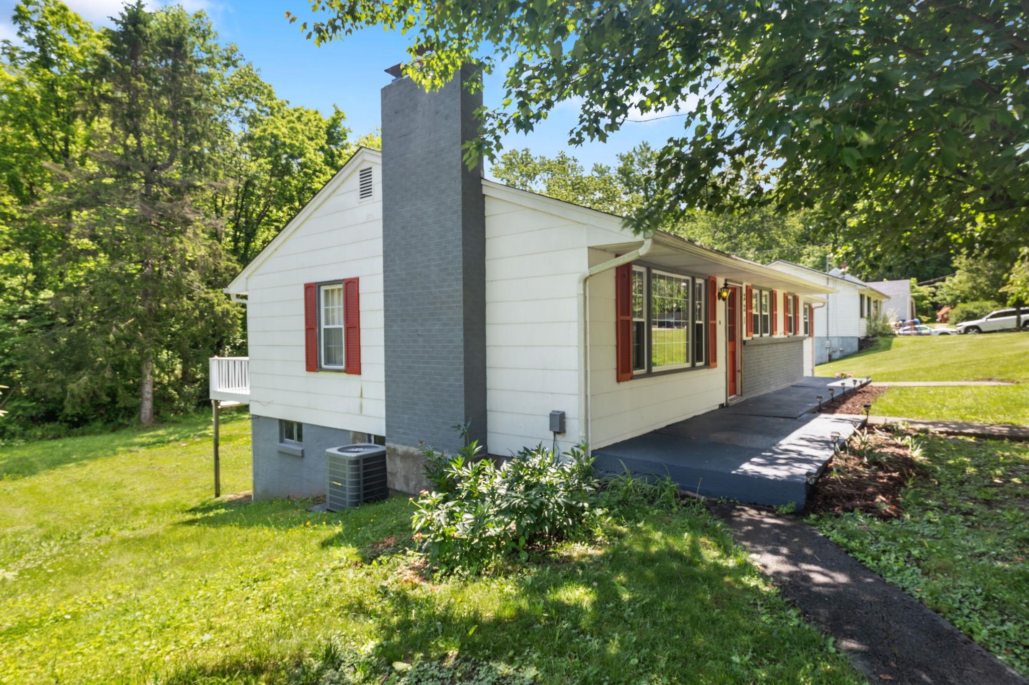 331 Hulldale Avenue Marion VA 24354