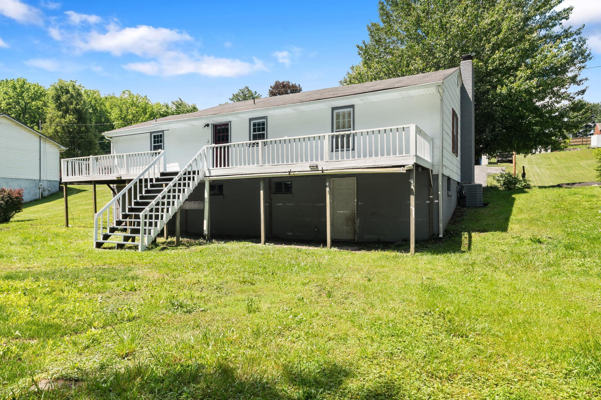 331 Hulldale Avenue Marion VA 24354