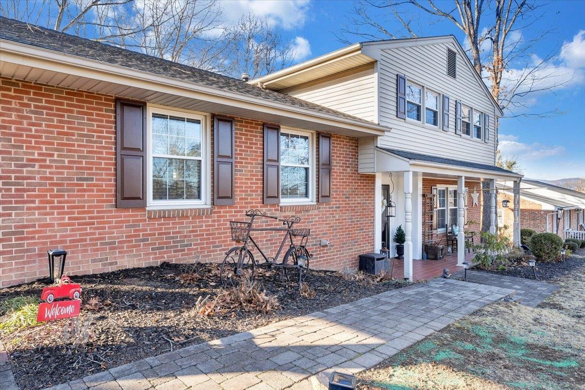 2831 Westclub Drive Salem VA 24153