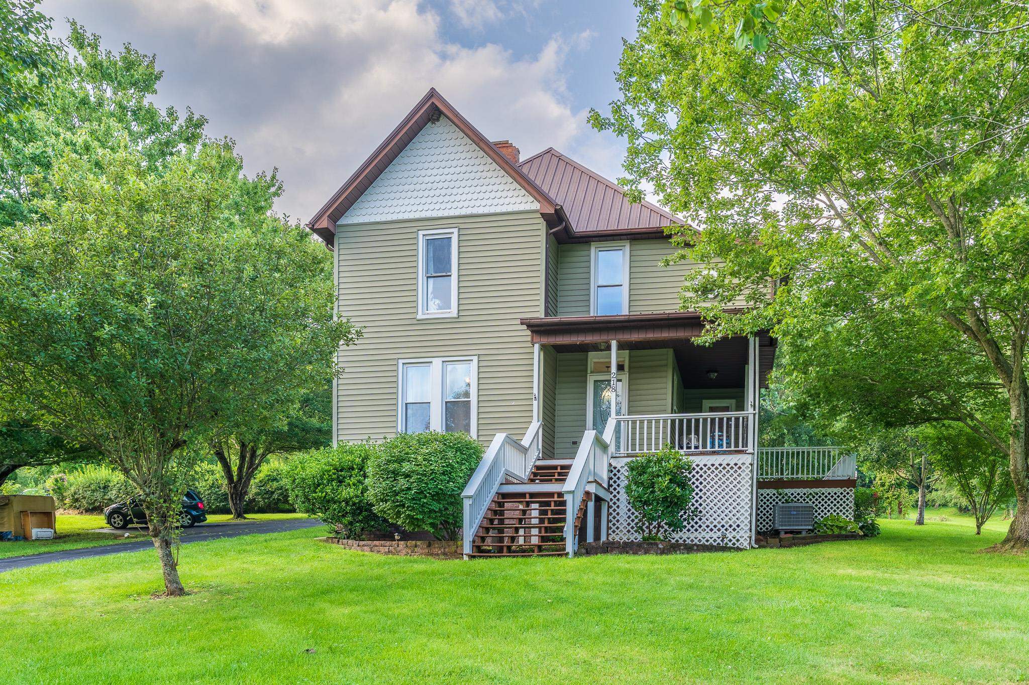 218 Richmond Avenue Rural Retreat VA 24368