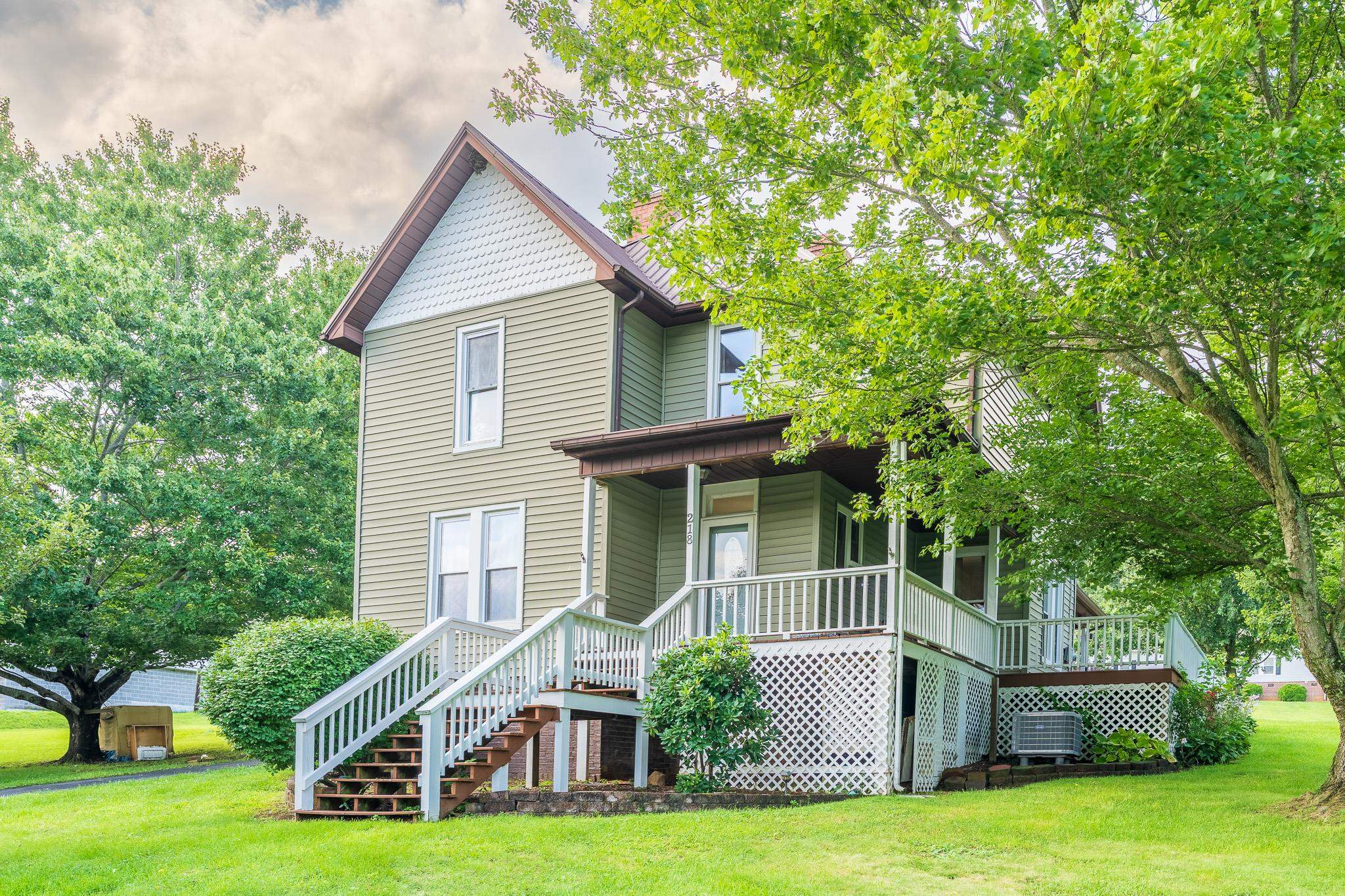 218 Richmond Avenue Rural Retreat VA 24368