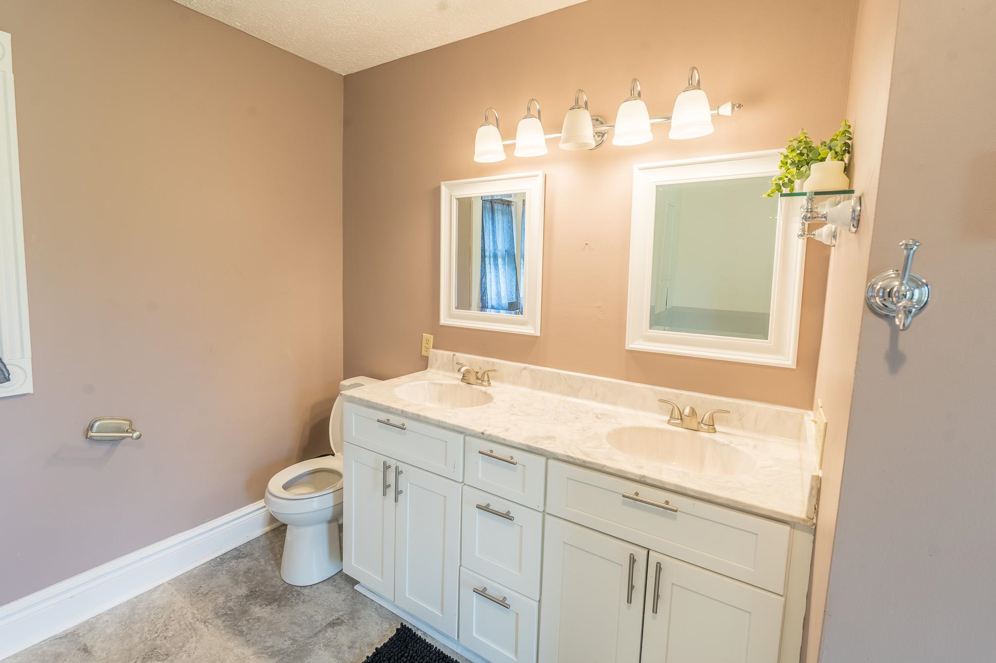 218 Richmond Avenue Rural Retreat VA 24368