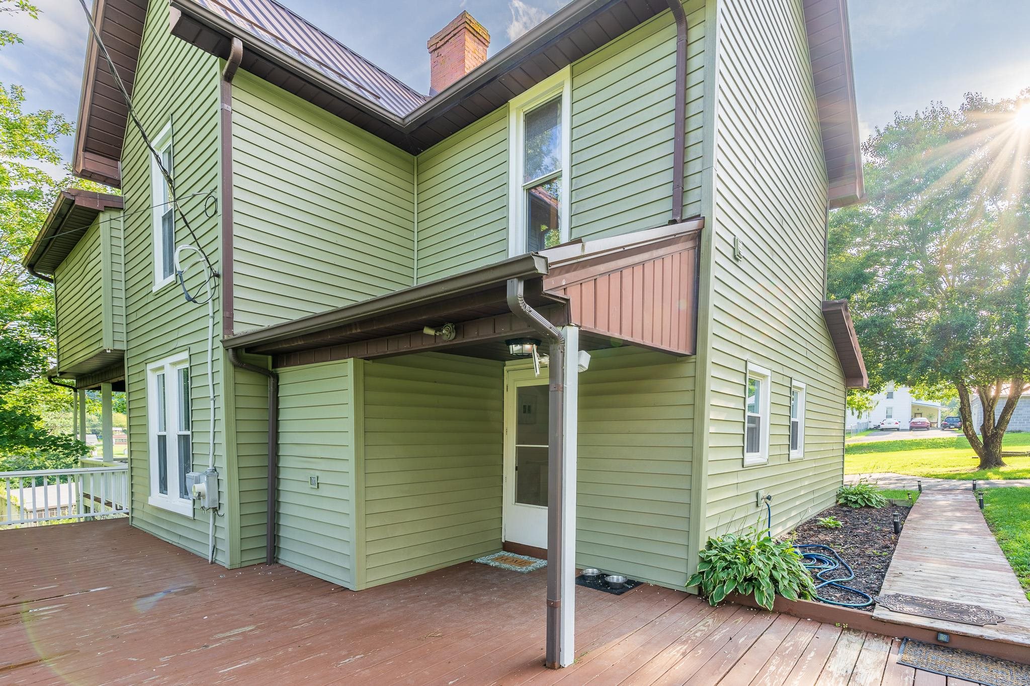 218 Richmond Avenue Rural Retreat VA 24368