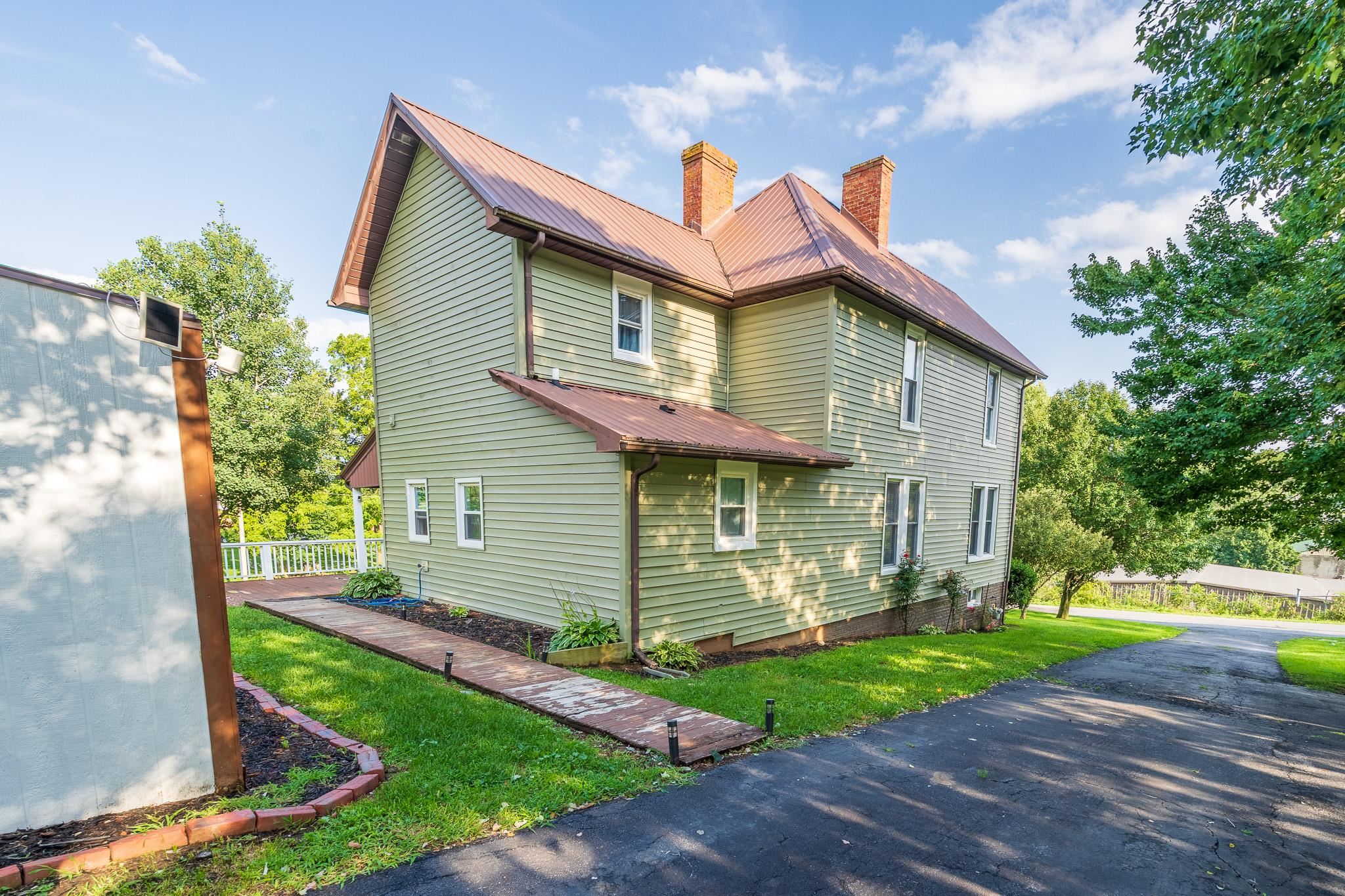 218 Richmond Avenue Rural Retreat VA 24368