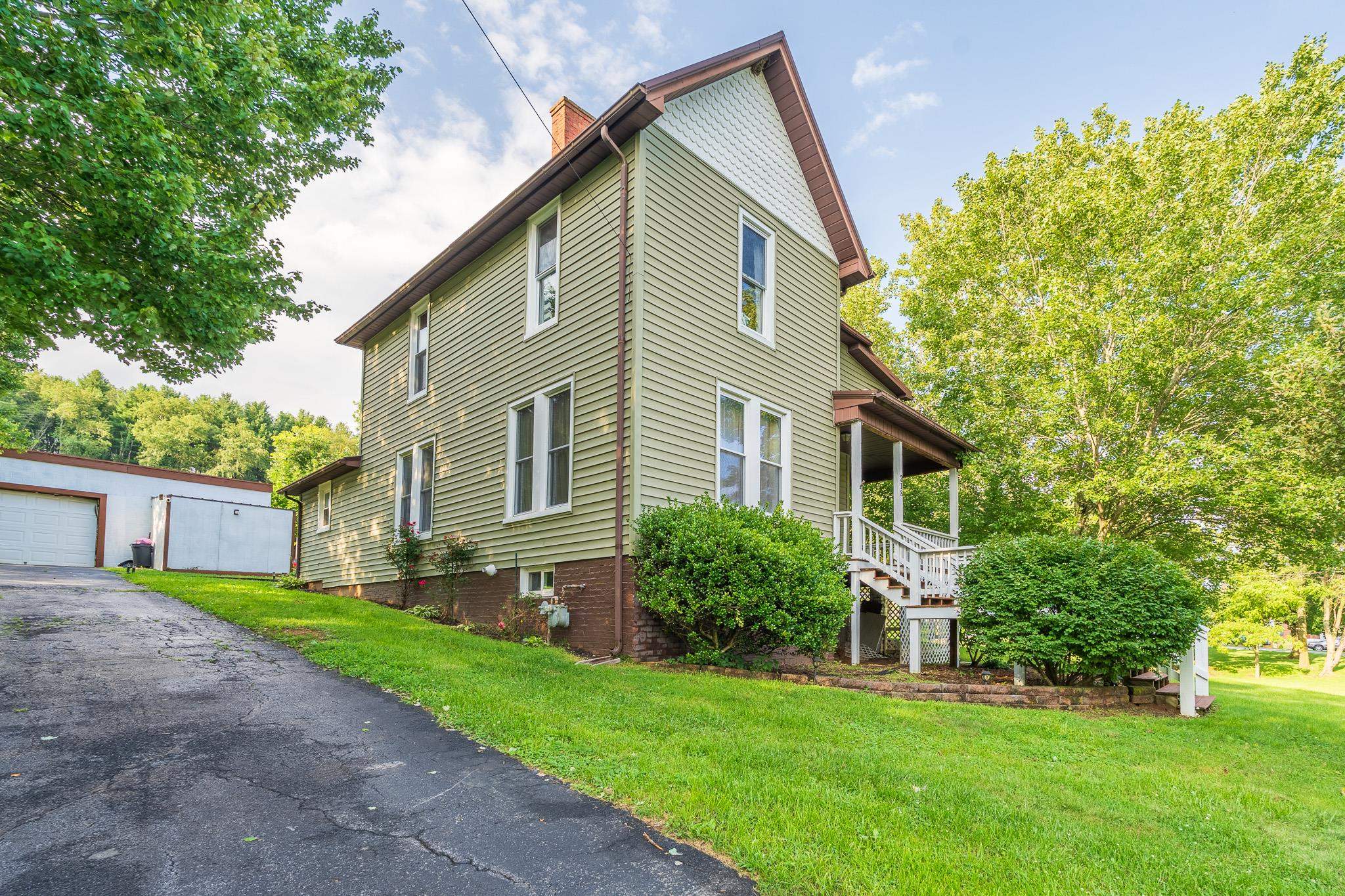 218 Richmond Avenue Rural Retreat VA 24368