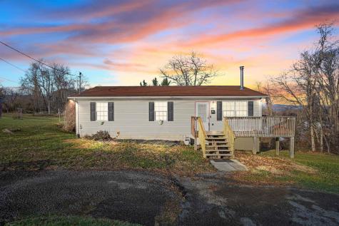 614 Morris Avenue Pearisburg VA 24134