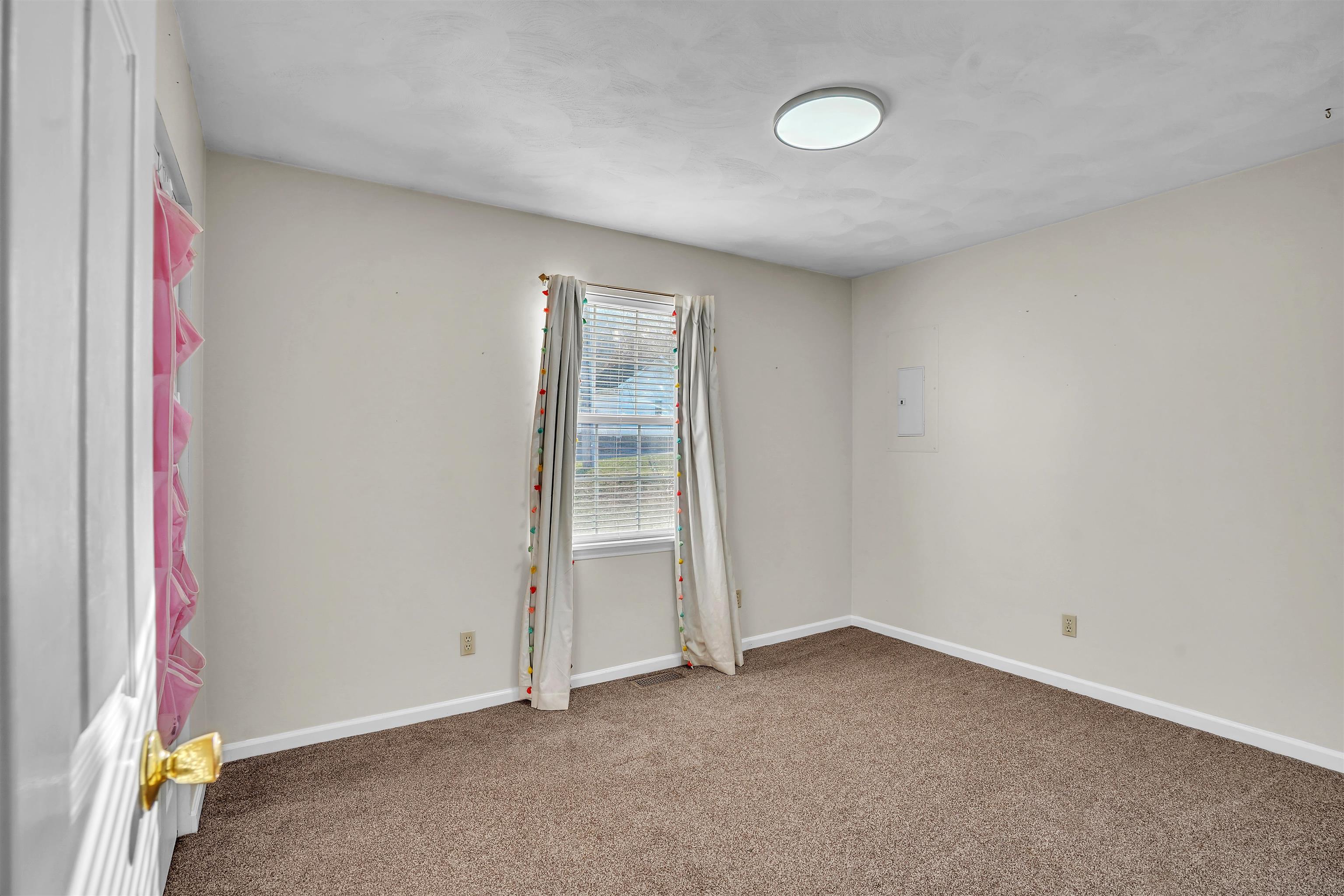 614 Morris Avenue Pearisburg VA 24134