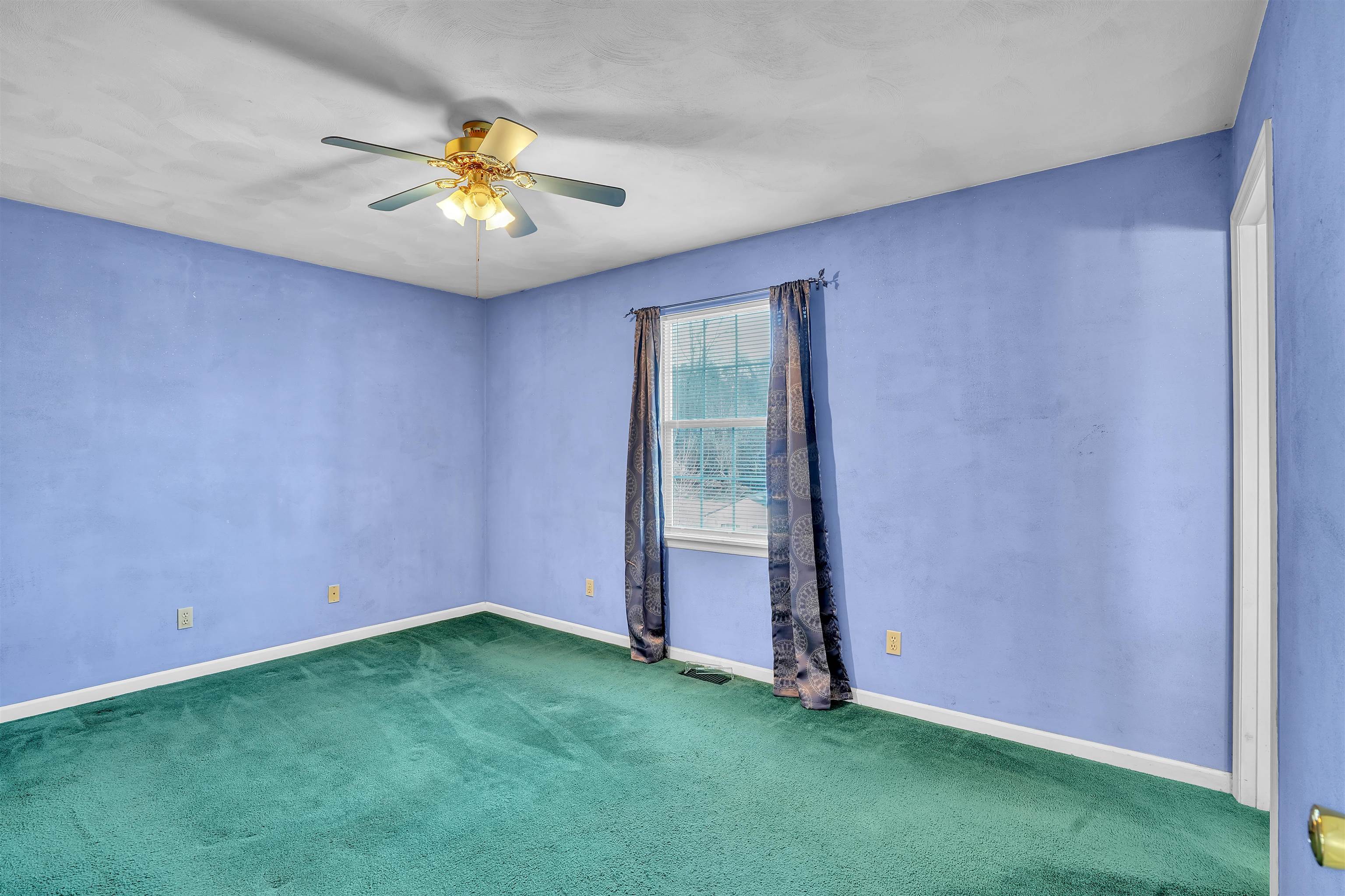 614 Morris Avenue Pearisburg VA 24134