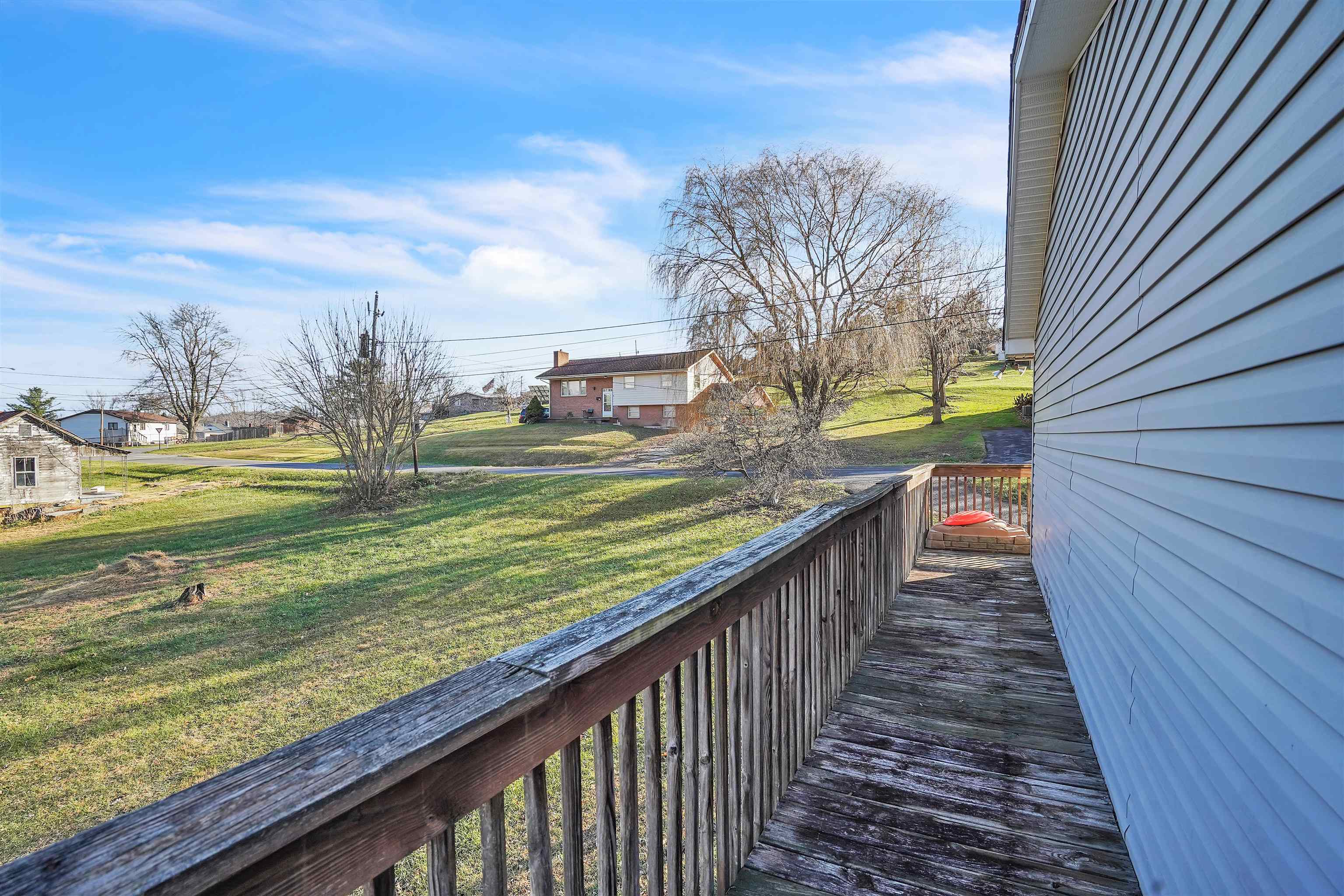 614 Morris Avenue Pearisburg VA 24134