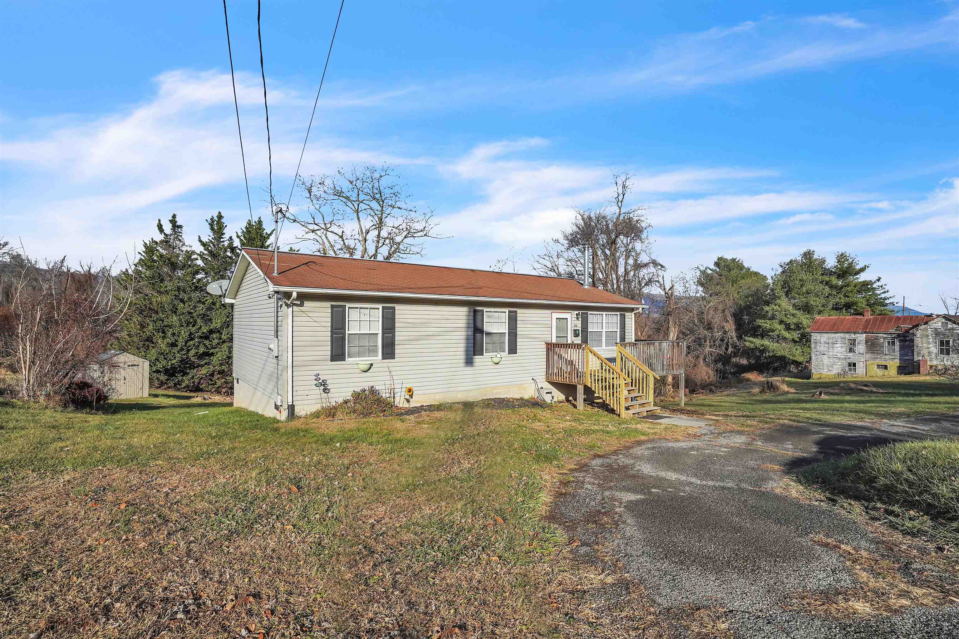 614 Morris Avenue Pearisburg VA 24134