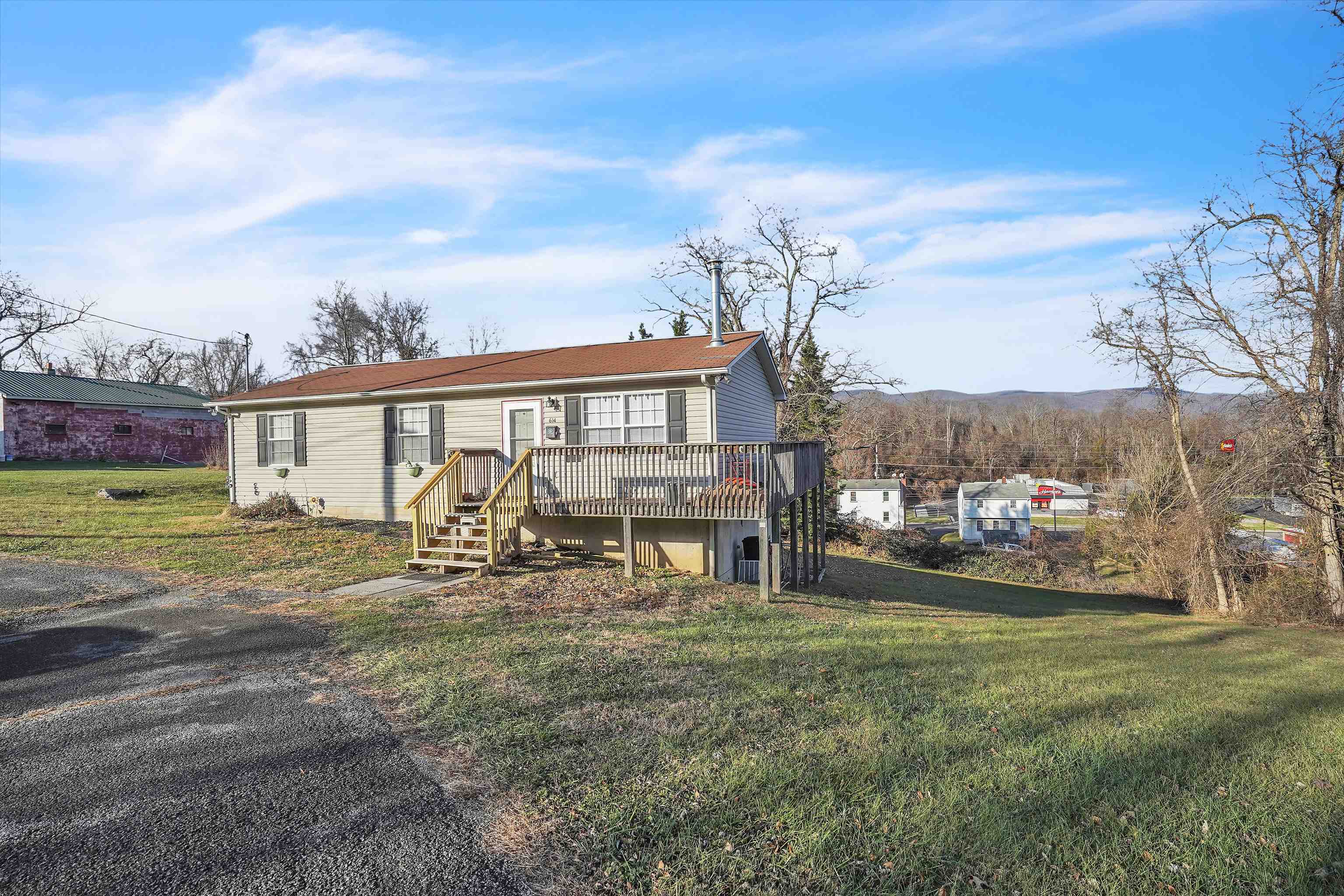 614 Morris Avenue Pearisburg VA 24134