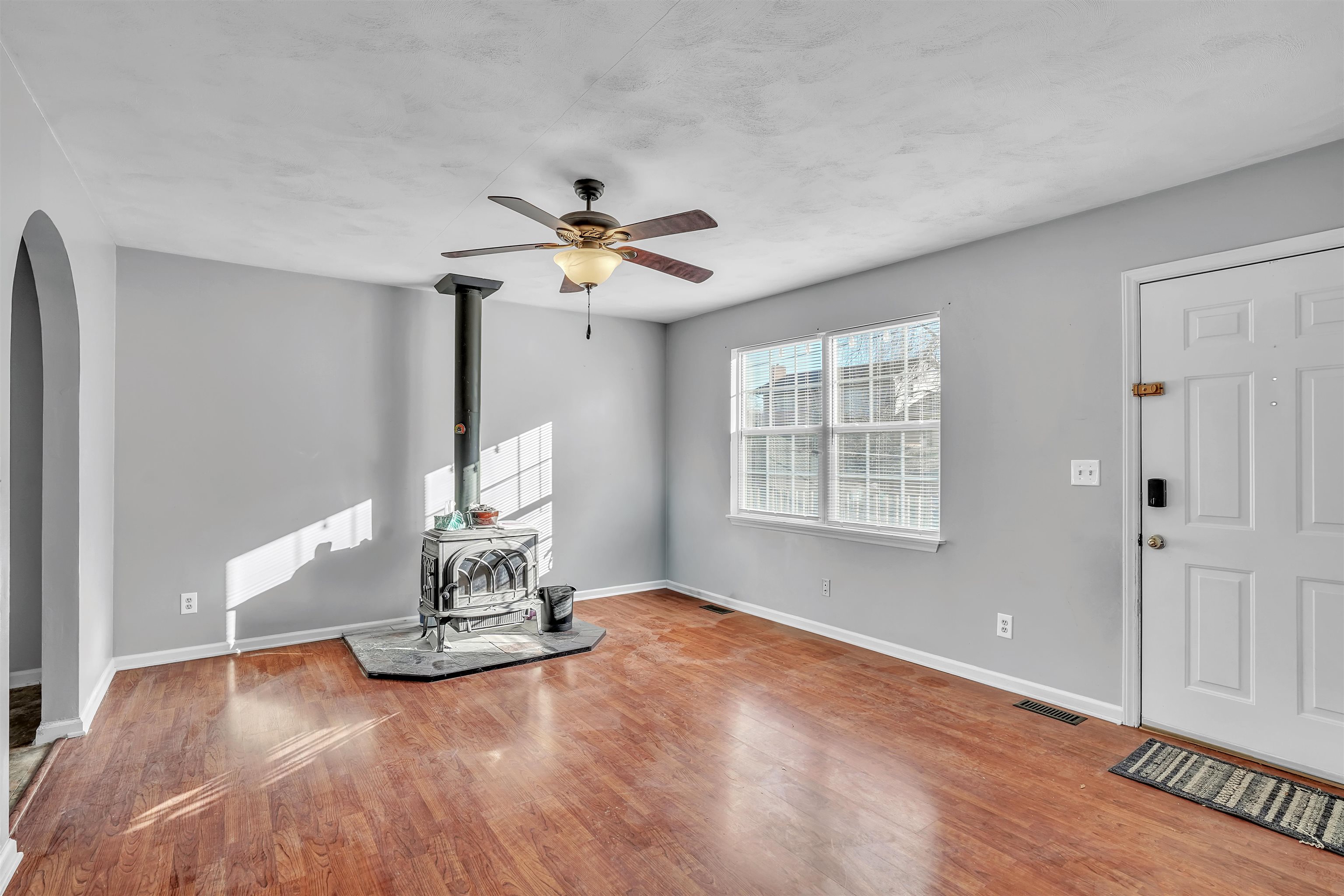 614 Morris Avenue Pearisburg VA 24134