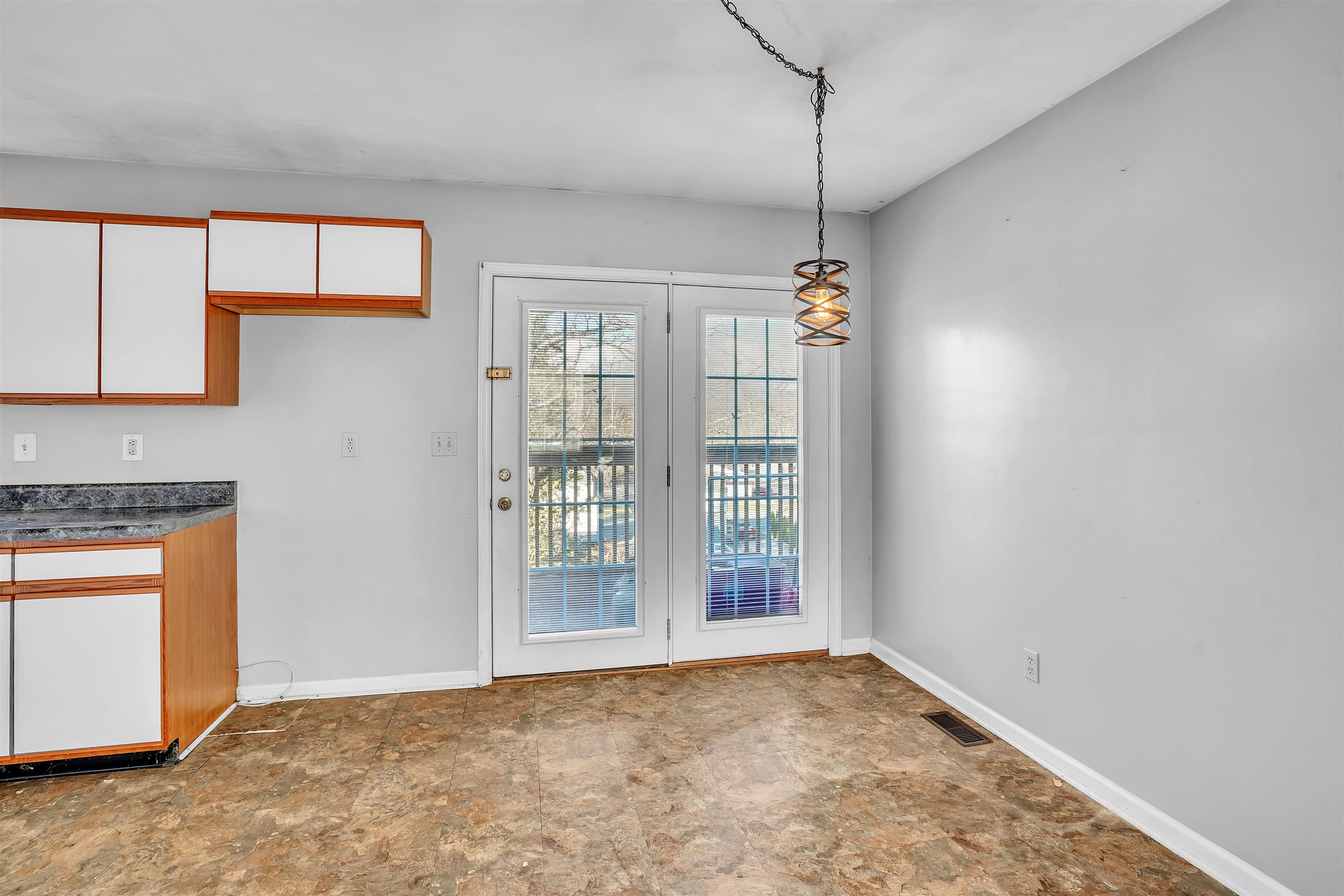 614 Morris Avenue Pearisburg VA 24134