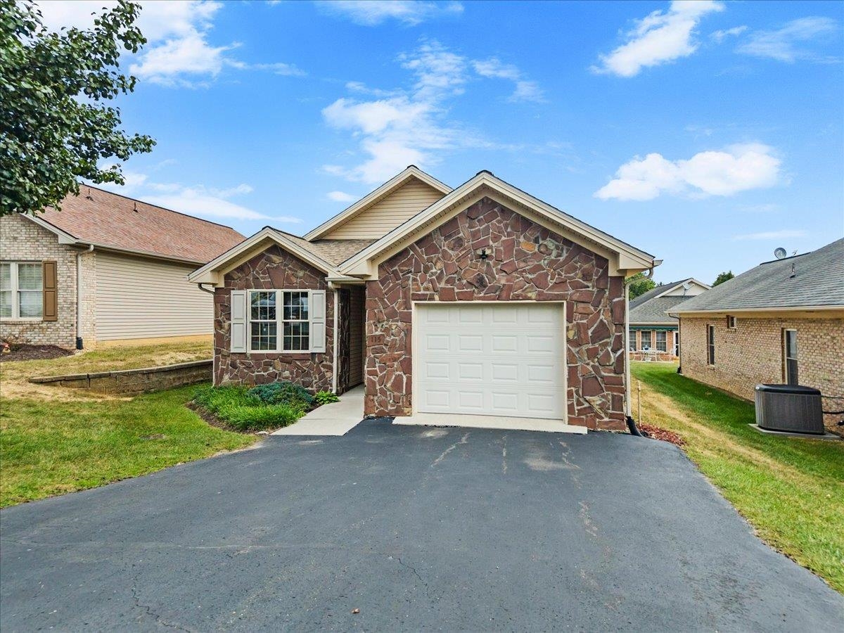 115 Windsong Lane Christiansburg VA 24073