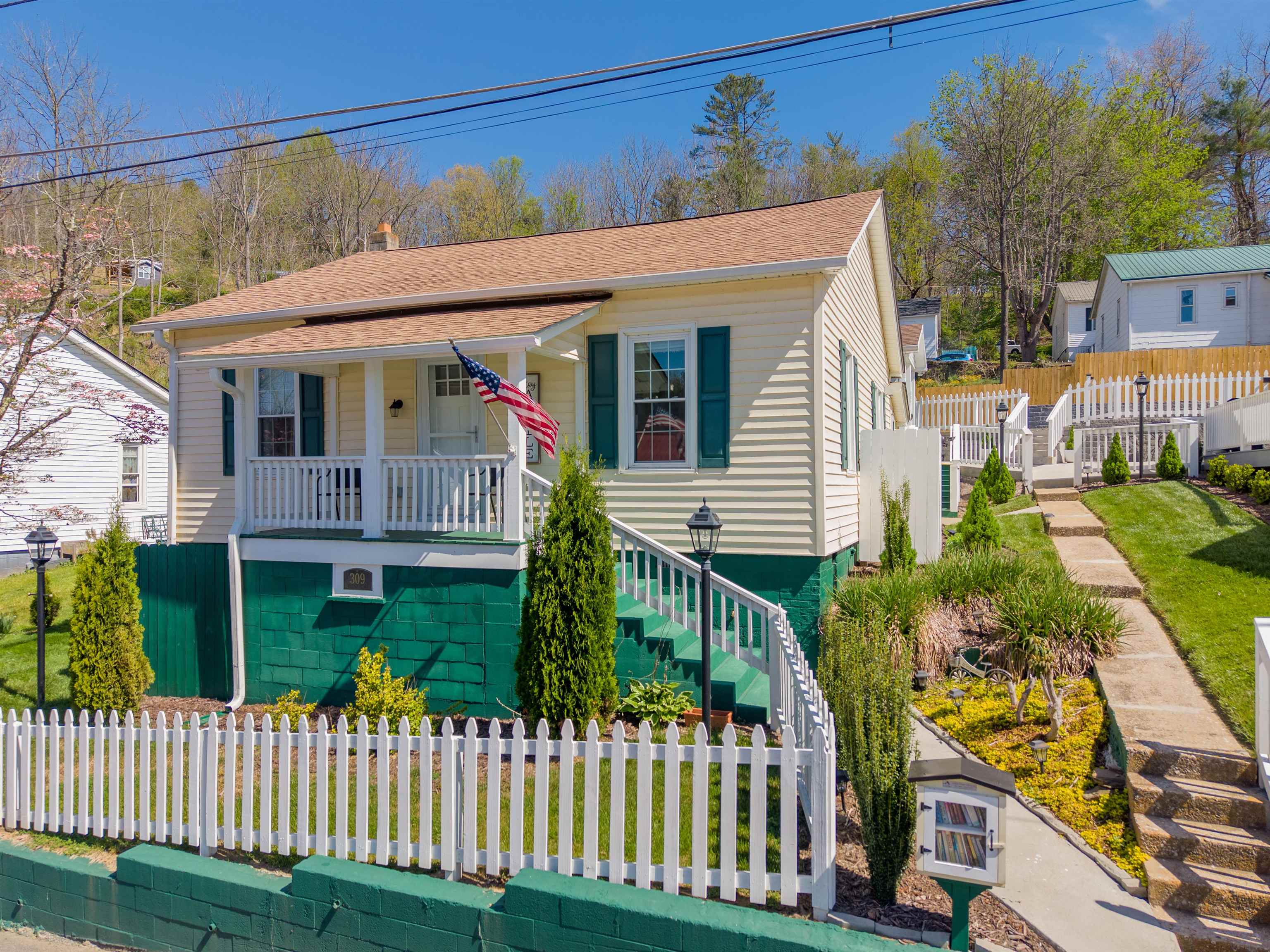 309 Grayson Street Fries VA 24330