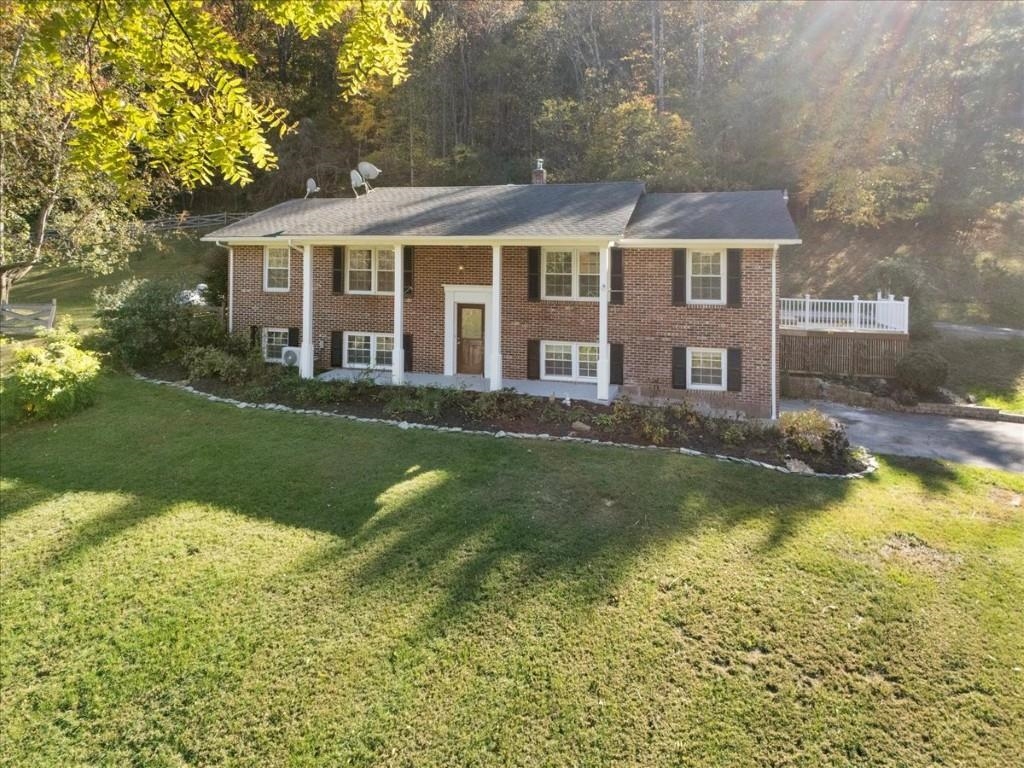 5661 Owens Road Radford VA 24141